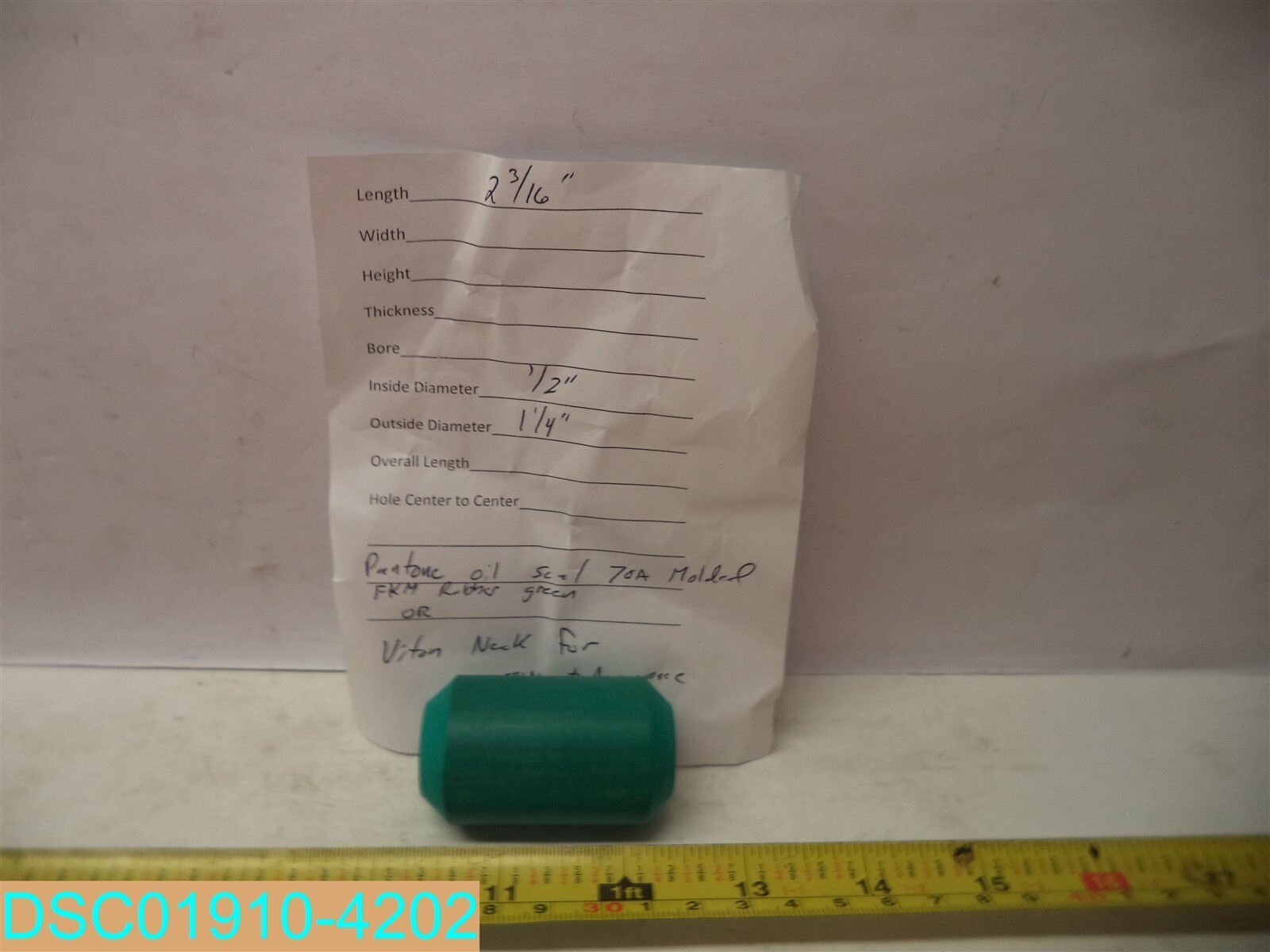 Qty = 8: Pantone Green Color Oil Seals 70A Molded FKM Rubber Collar