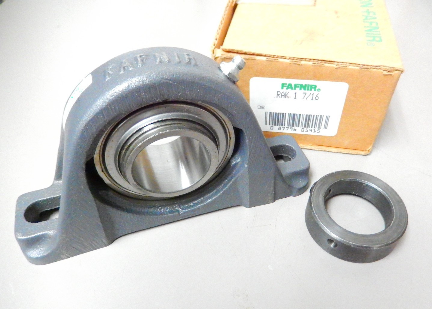 Fafnir RAK 1 7/16 Pillow Block Bearing 2 Bolt With Locking Collar