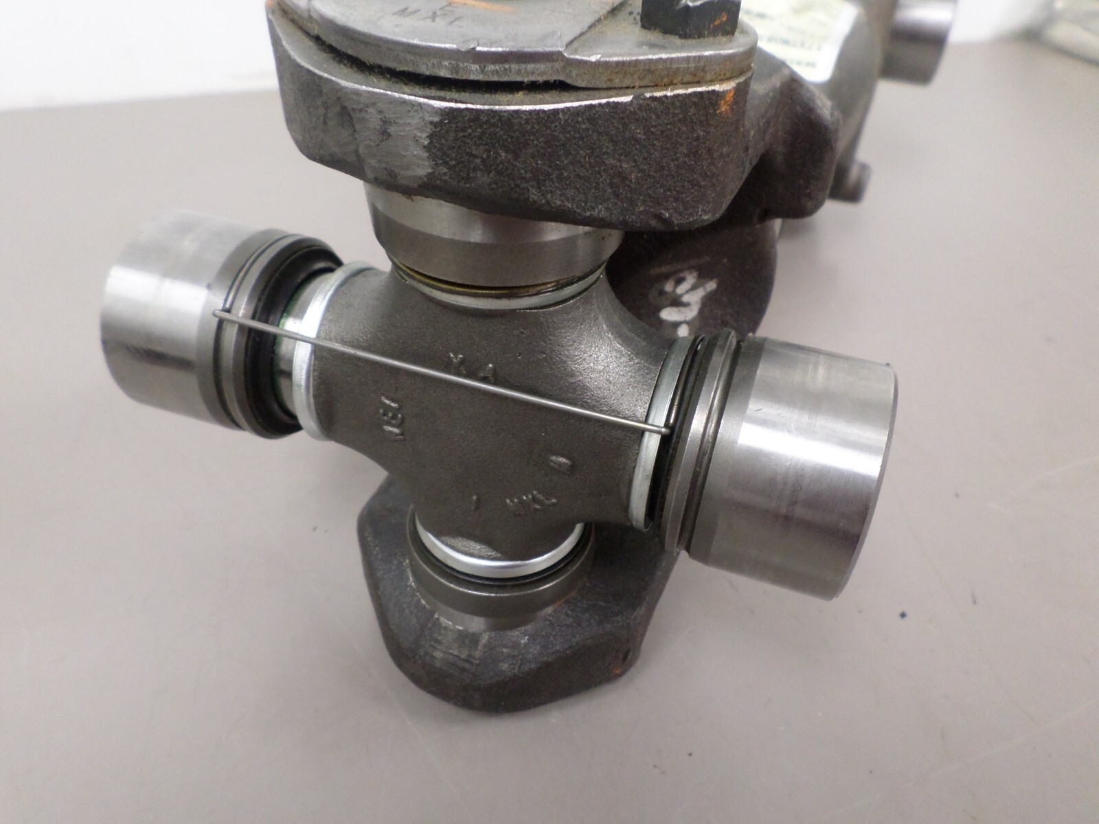 Meritor 17XTM083B128 Inner Axle Slip Drive Shaft and Tight Joint Kit