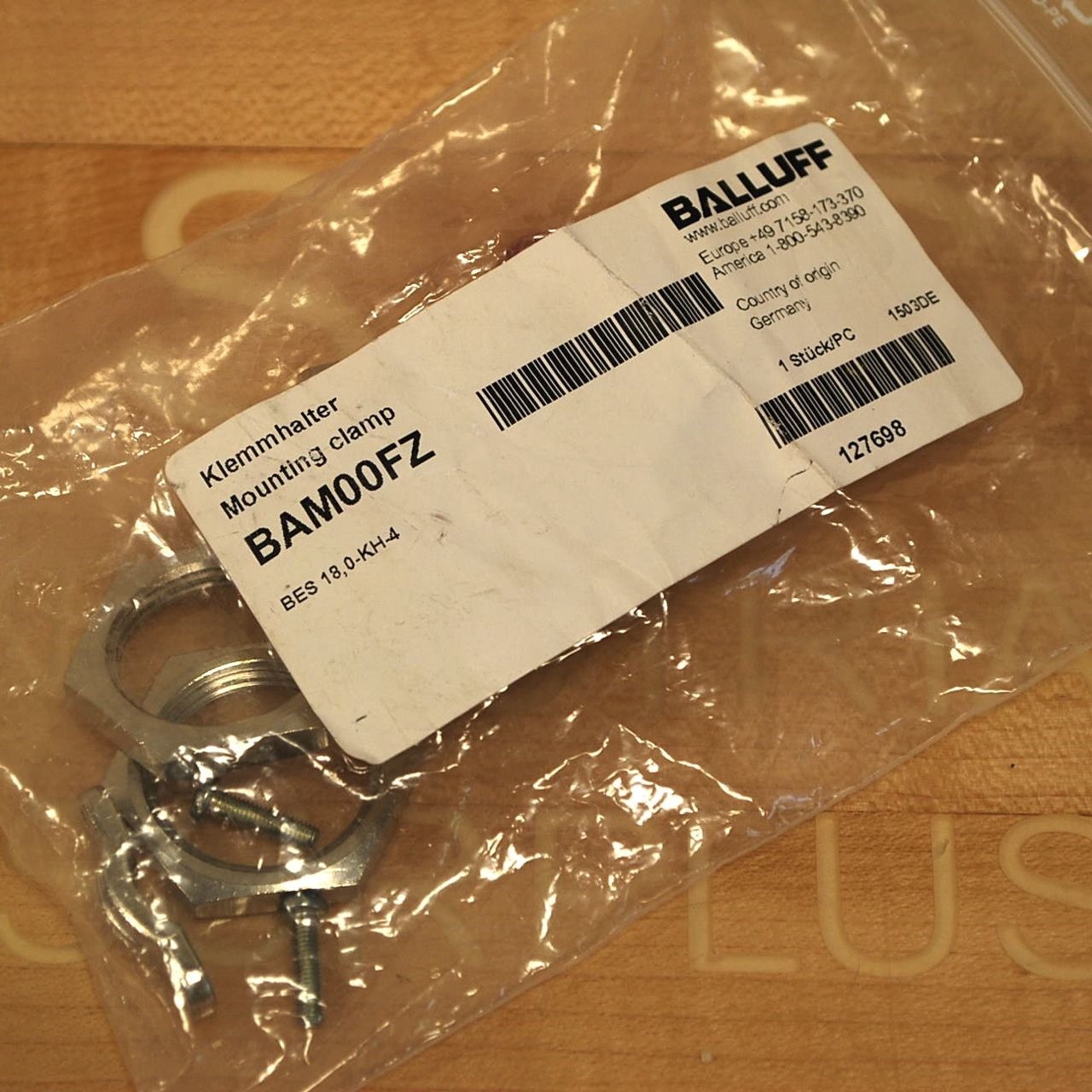 Balluff BAM00FZ Mounting Clamp, BES 18,0-KH-4 – NEW