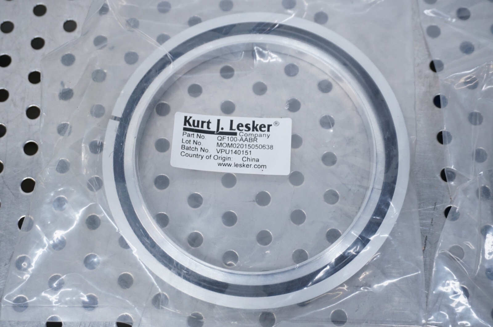 (Qty 2) KURT J LESKER QF100-AABR centering ring BUNA n, aluminum