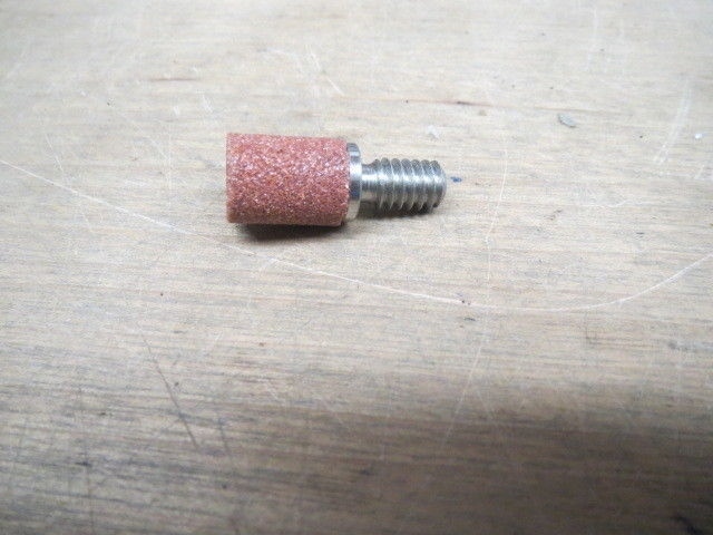3/8 X 1/2 Vitrified Mounted Point 60G SPINDLE J1420K B132 NORTON 25PCS (LL1115)