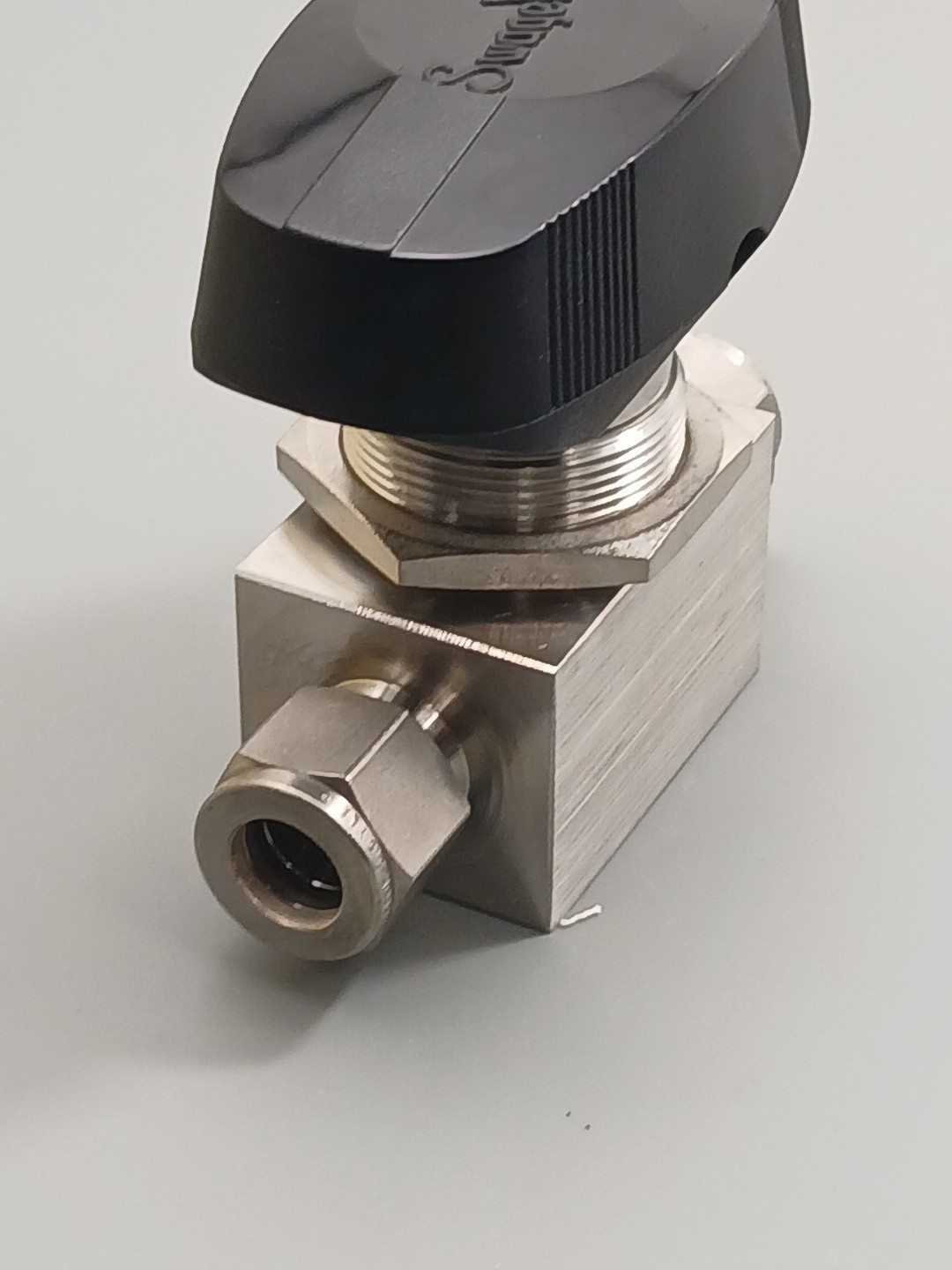 SWAGELOK Ball Valve 1/2″, SS-45S8-LL, new