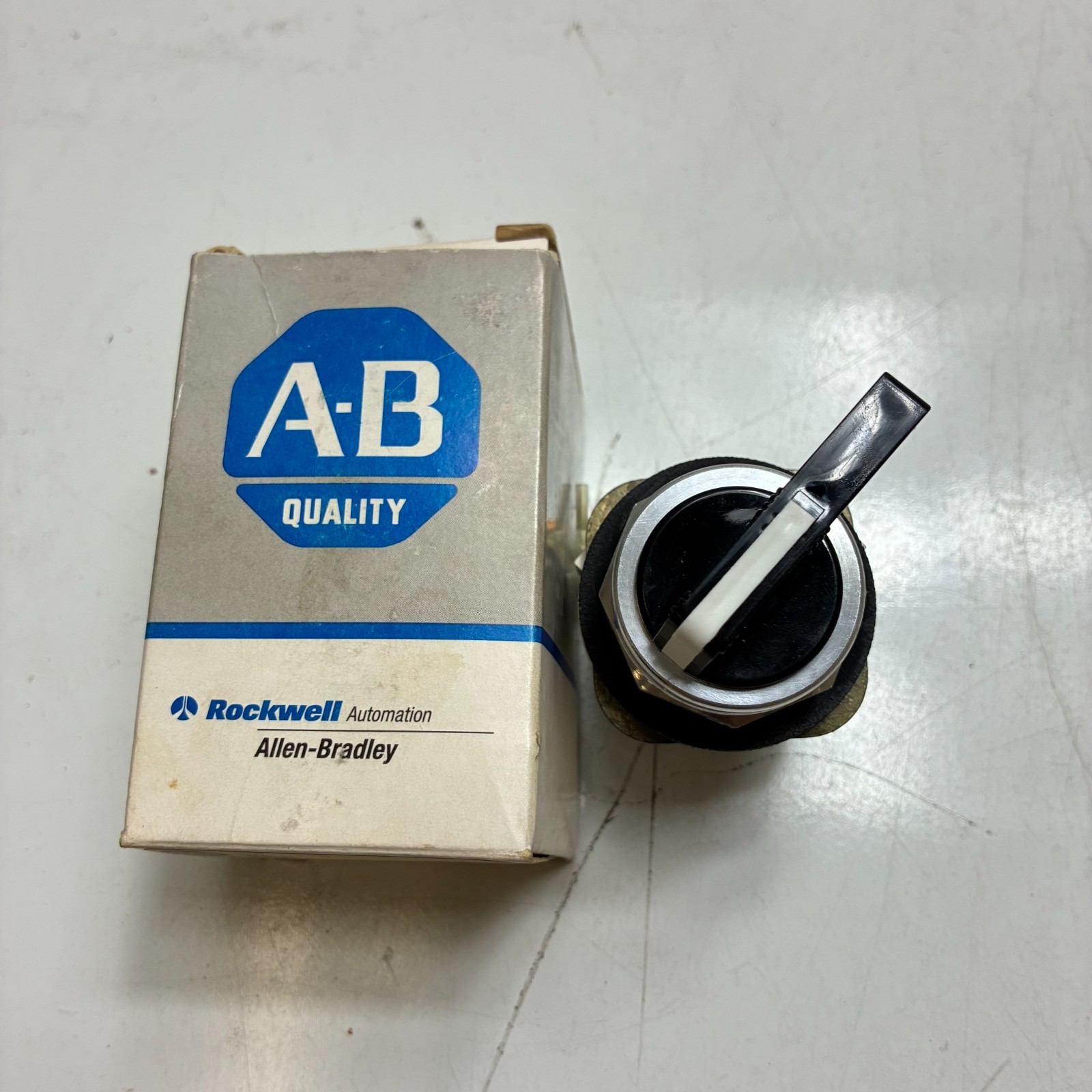 ALLEN BRADLEY 800T-J17A Position Selector Switch Type 4, 13 Position 3