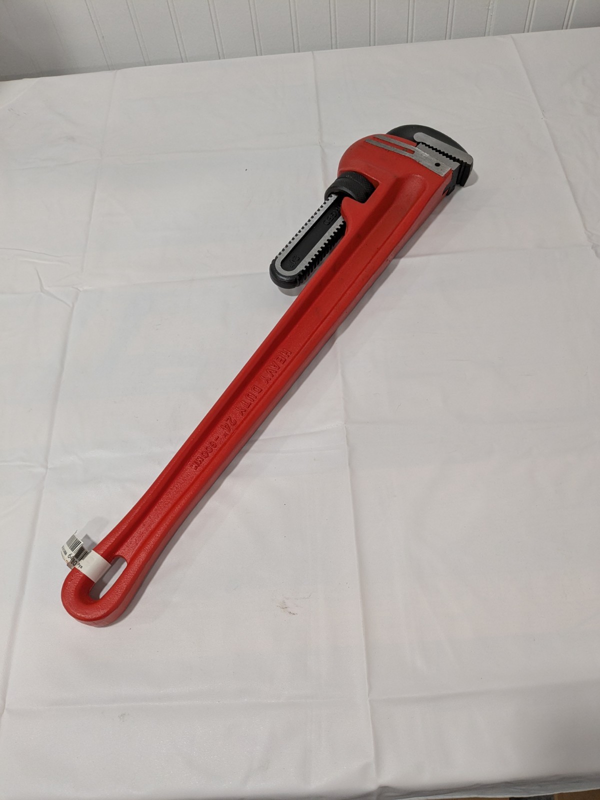 PRO-SOURCE Straight Pipe Wrench: 3″ Max, 24″ OAL, Cast Iron TD0509A 24″