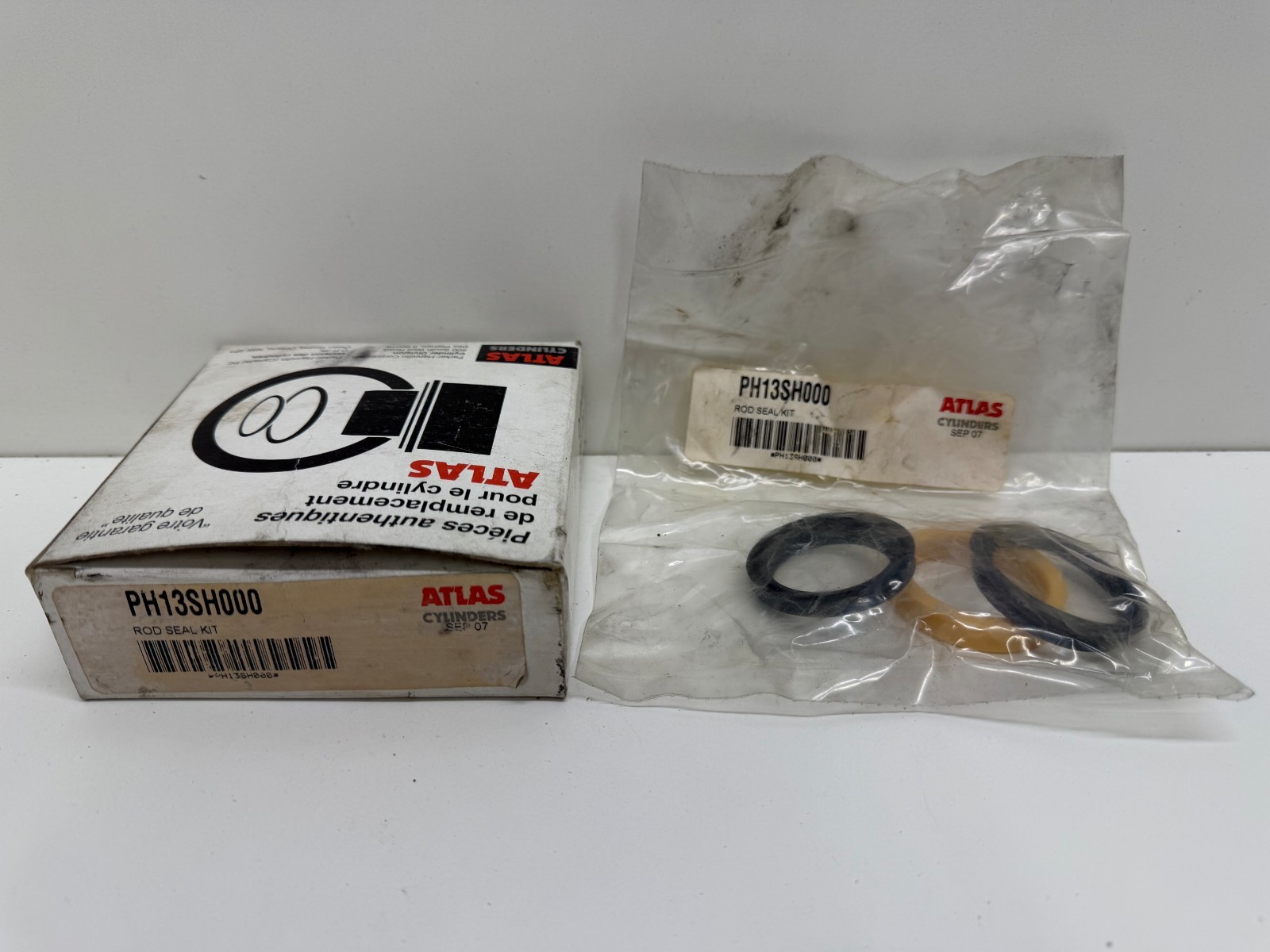 NEW OLD STOCK! ATLAS ROD SEAL KIT PH13SH000