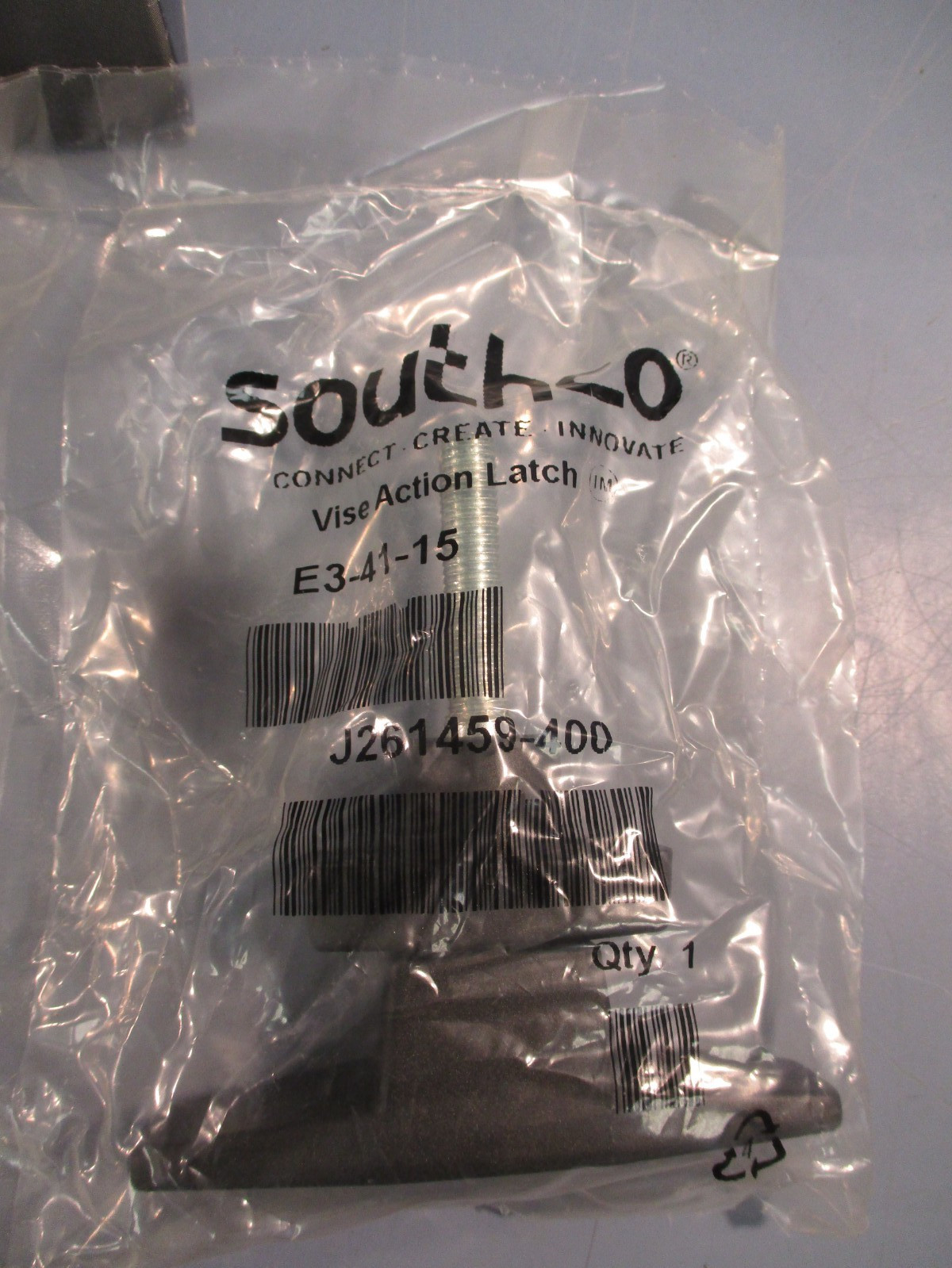 SOUTHCO E34115 Vise Action T-Handle Compression Latch, E3 Series, Black