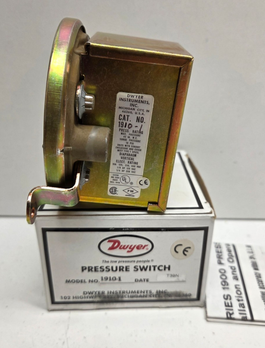 NEW IN BOX! DWYER 15A 480V 1/8″ 0.4-1.6″ WC PRESSURE SWITCH 1910-1