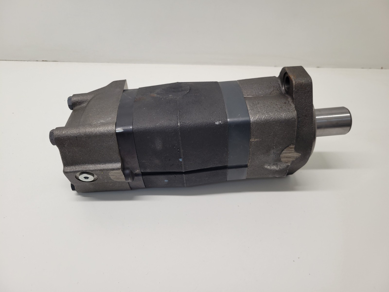 NEW OLD STOCK! EATON CHAR-LYNN HYDRAULIC MOTOR 104-1420-006