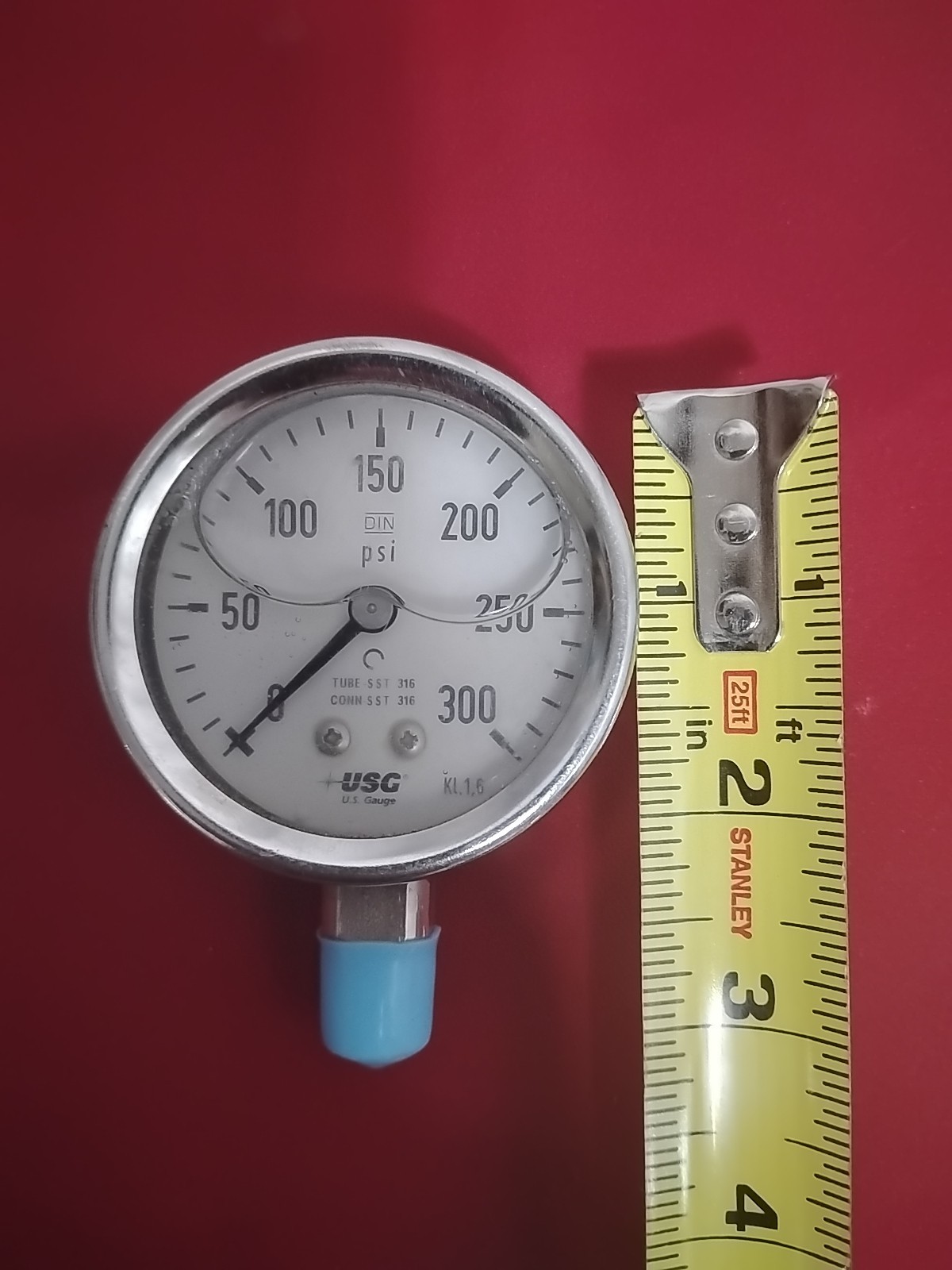 Ametek USG KI.1.6 2.5″ Liquid Filled Pressure Gauge KI.1.6 0 To 300 Psi