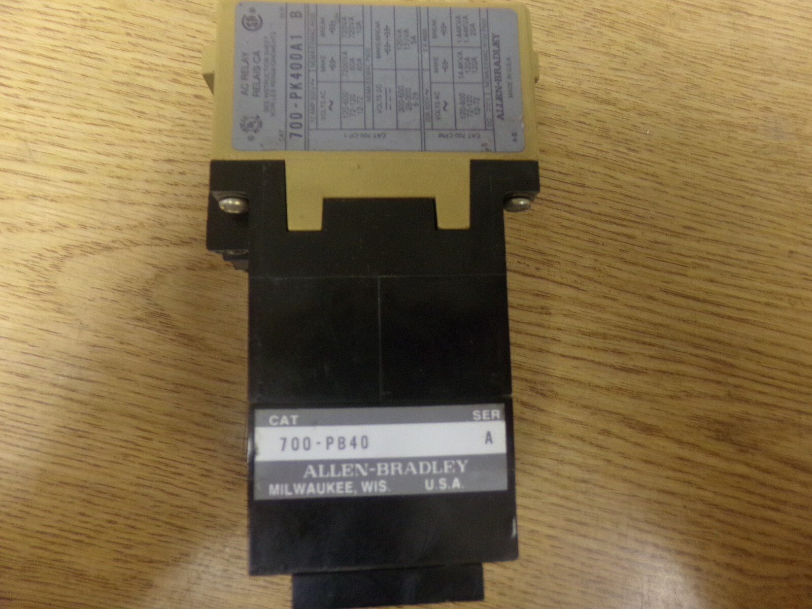 Allen Bradley 700-PB40 700-DK400A1 Type PK Direct Drive Master Control AC Relay