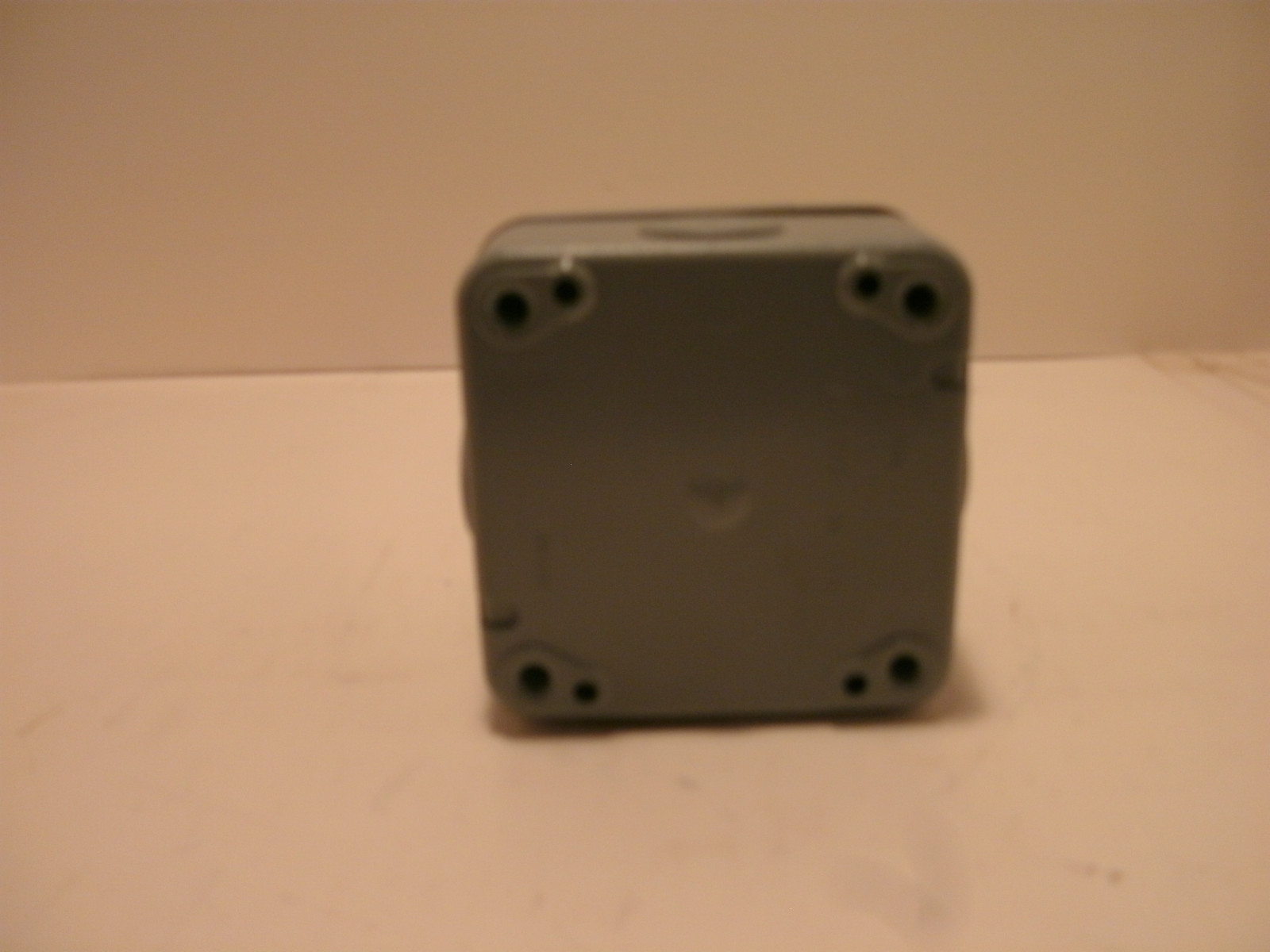 MK MASTERSEAL 56480-GRY INDUSTRIAL POWER SOCKET 1G INSWITCHED IP56 GREY NIB