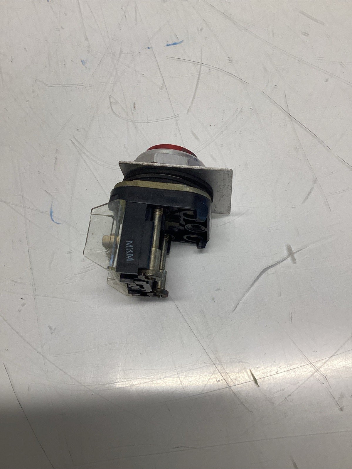 Allen Bradley 800T-B, Series T, NEMA 4,13 Red Push Button Q-608