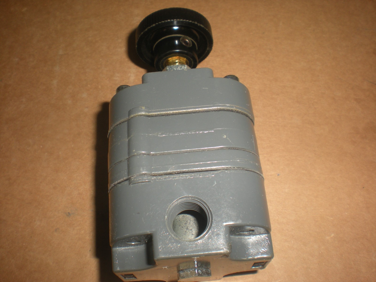 Control Air Inc. Type 100 – Air Pressure Regulator – 1/4″NPT – 2-40PSI – NNB