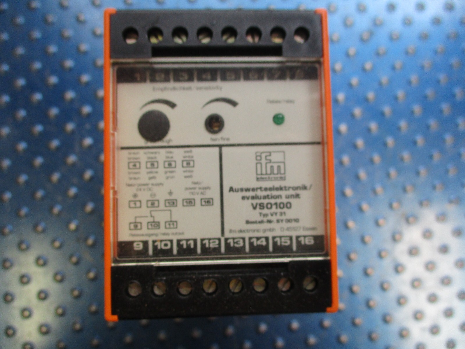 NEW IFM EVALUATION ELECTRONICS 110V 24V DC VS0100