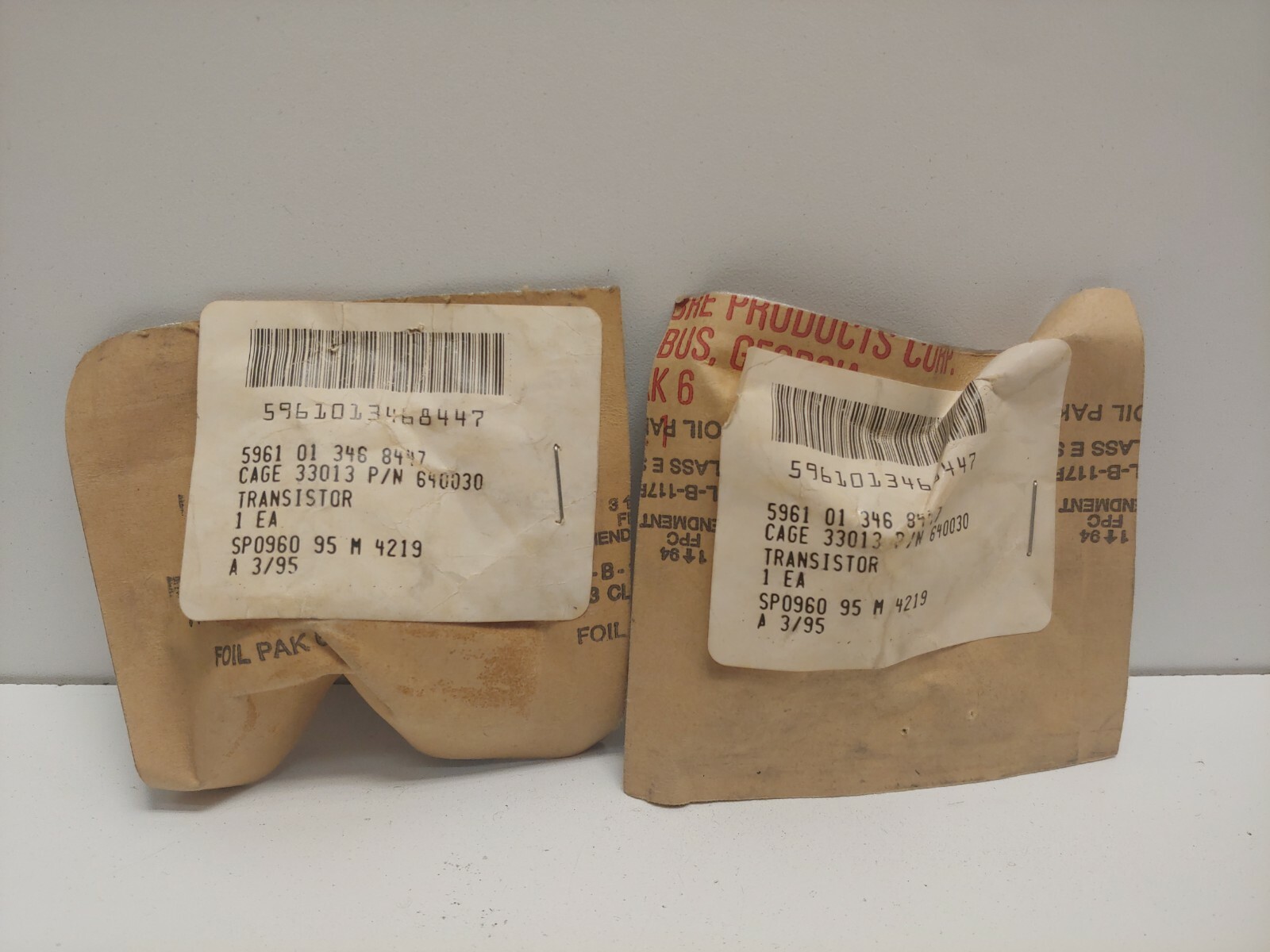 LOT OF 2 NEW! MIL-SPEC LOGIMETRICS TRANSISTORS 5961-01-346-8447 640030