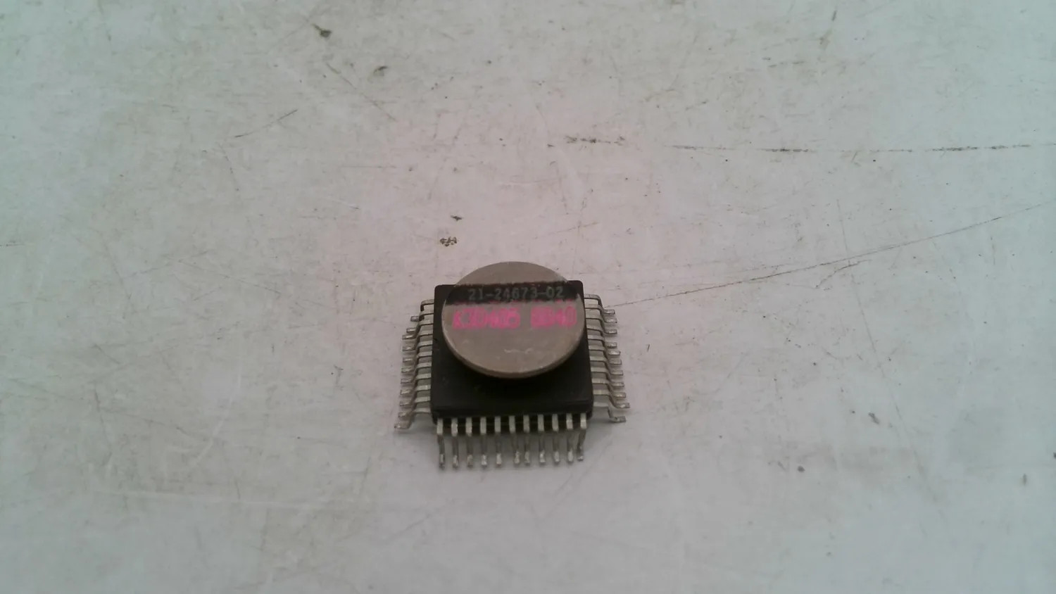 DIGITAL EQUIPMENT 21-24673-02 CUSTOM QFP IC VINTAGE DEC PART