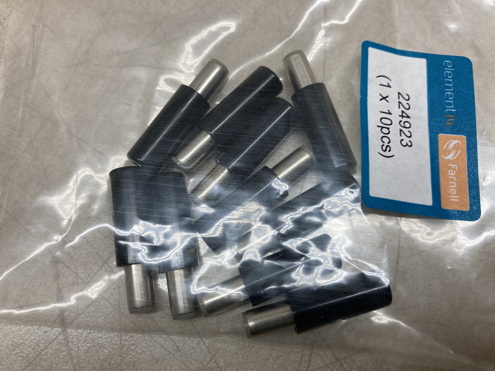 Lot of 70 Cliff Electronics Components FC68147 DCPP1 2.1 Flanged Black Tip