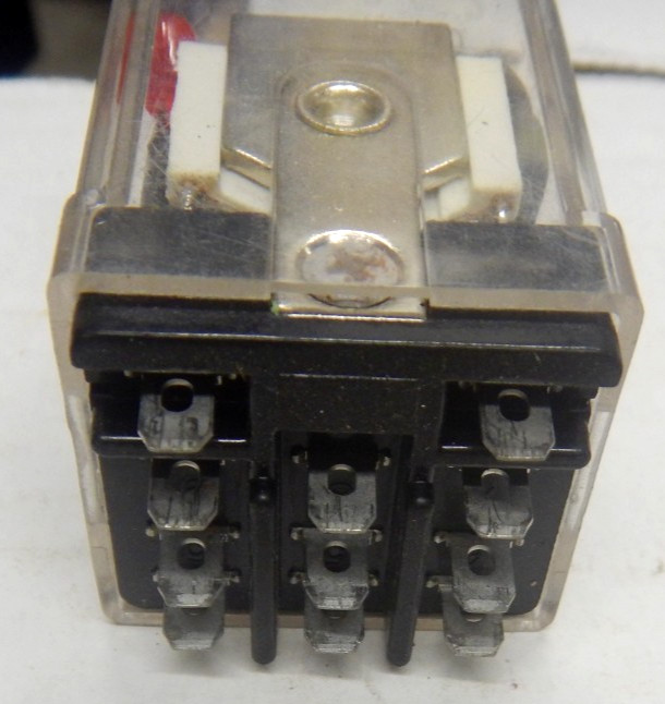 Sky Electronics SKAPL-3C Relay 11 Flat pin 3 Pole 120v coil 10 amp w/ Light USED