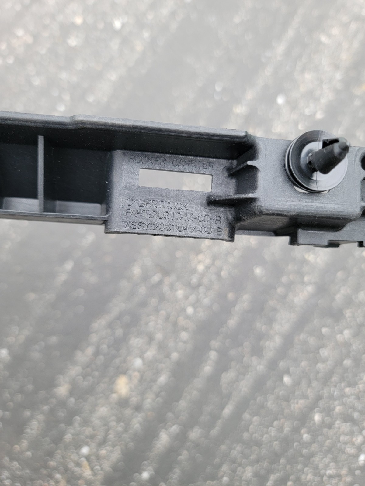Tesla Cybertruck Rocker Carrier 2061043-00-B OEM#9