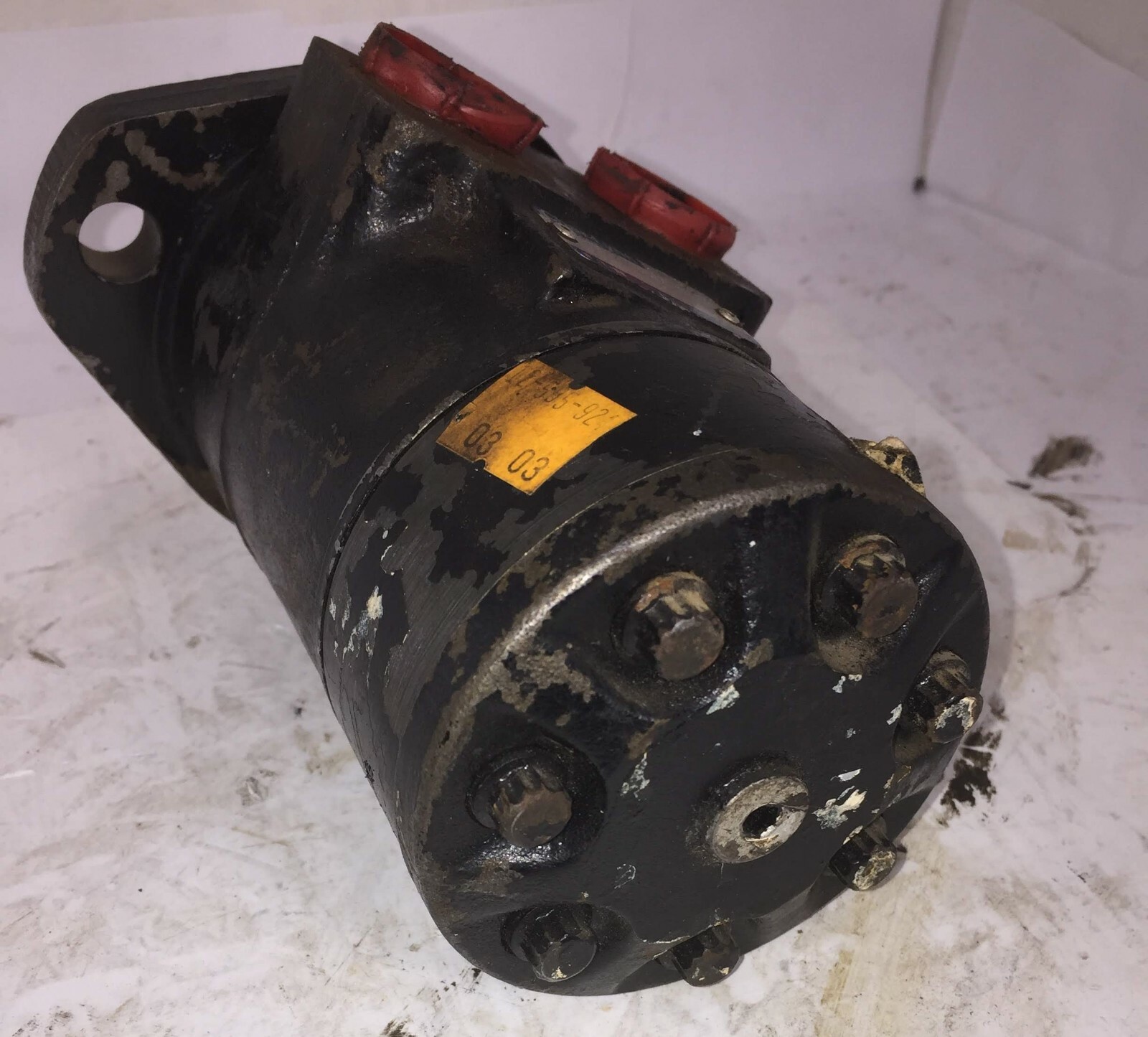 1 NEW CHAR-LYNN 101-1180-007 HYDRAULIC MOTOR NNB ***MAKE OFFER***