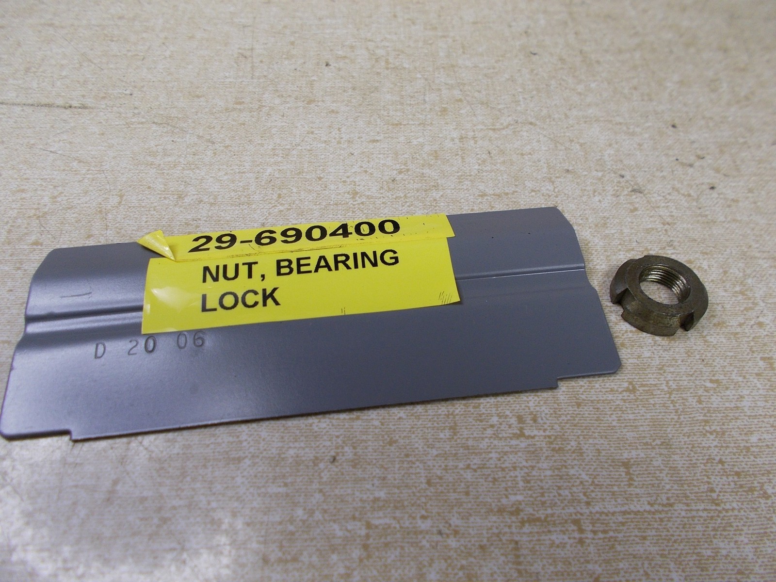 NEW Nut Bearing Lock 29-690400 *FREE SHIPPING*