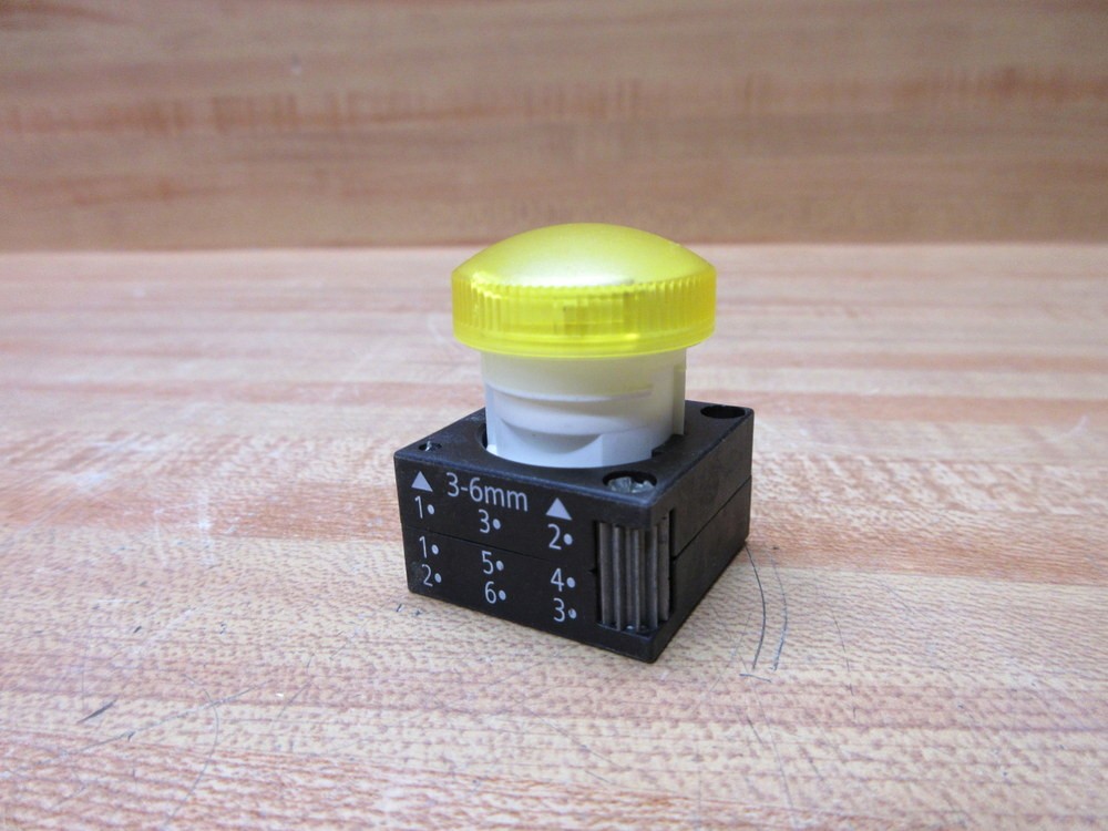 Siemens 3SB3001-6AA30 Fanuc Yellow Indicator Light W/Holder