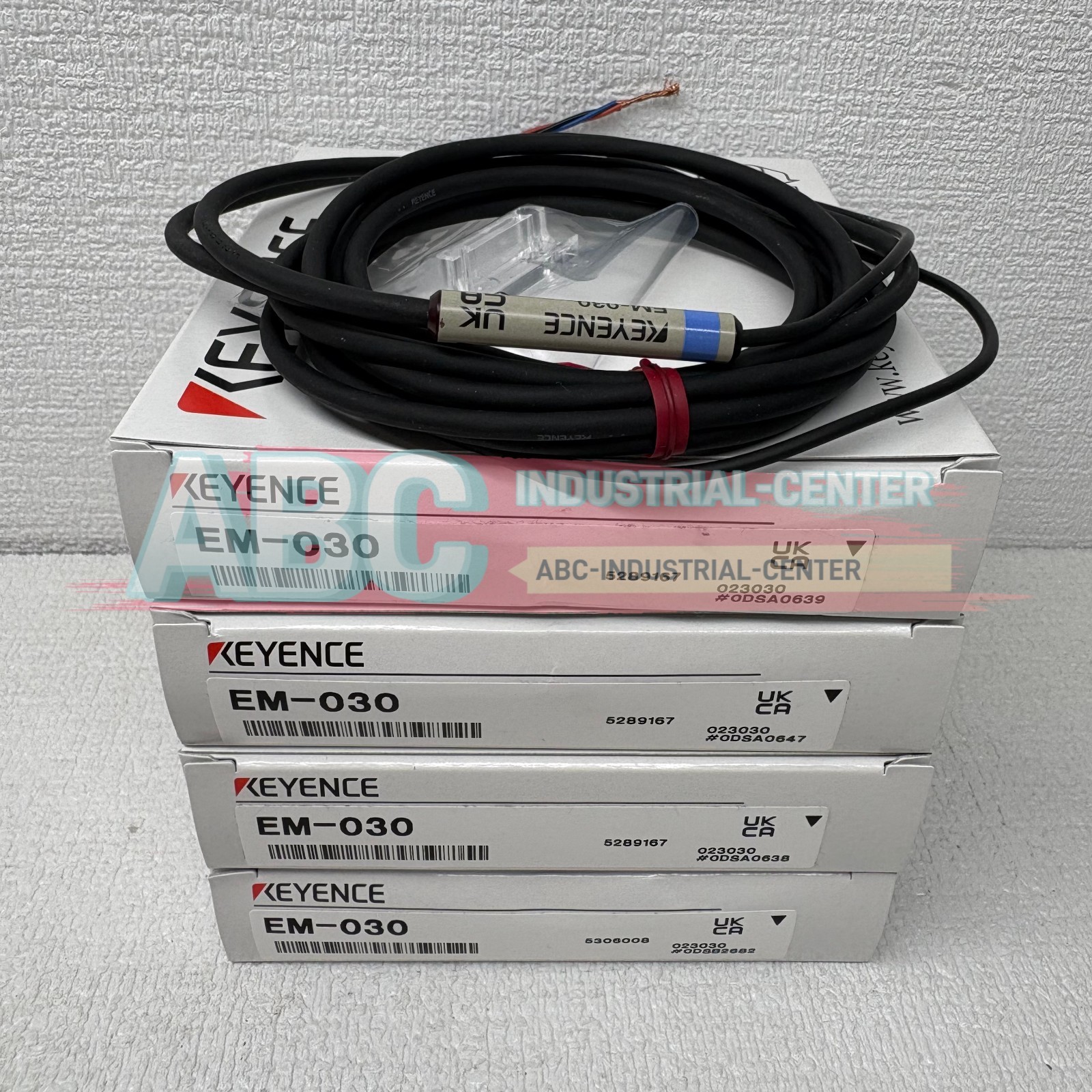 1PCS New Keyence EM-030 proximity transducer#
