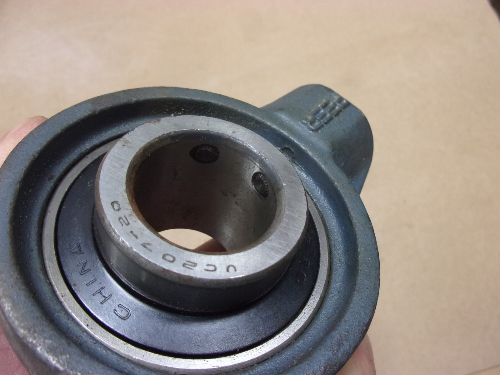 Peer Hanger Support Bearing UC207-20 Shaft 1 1/4” Thread Size 3/4 – 14 HA207 NOS
