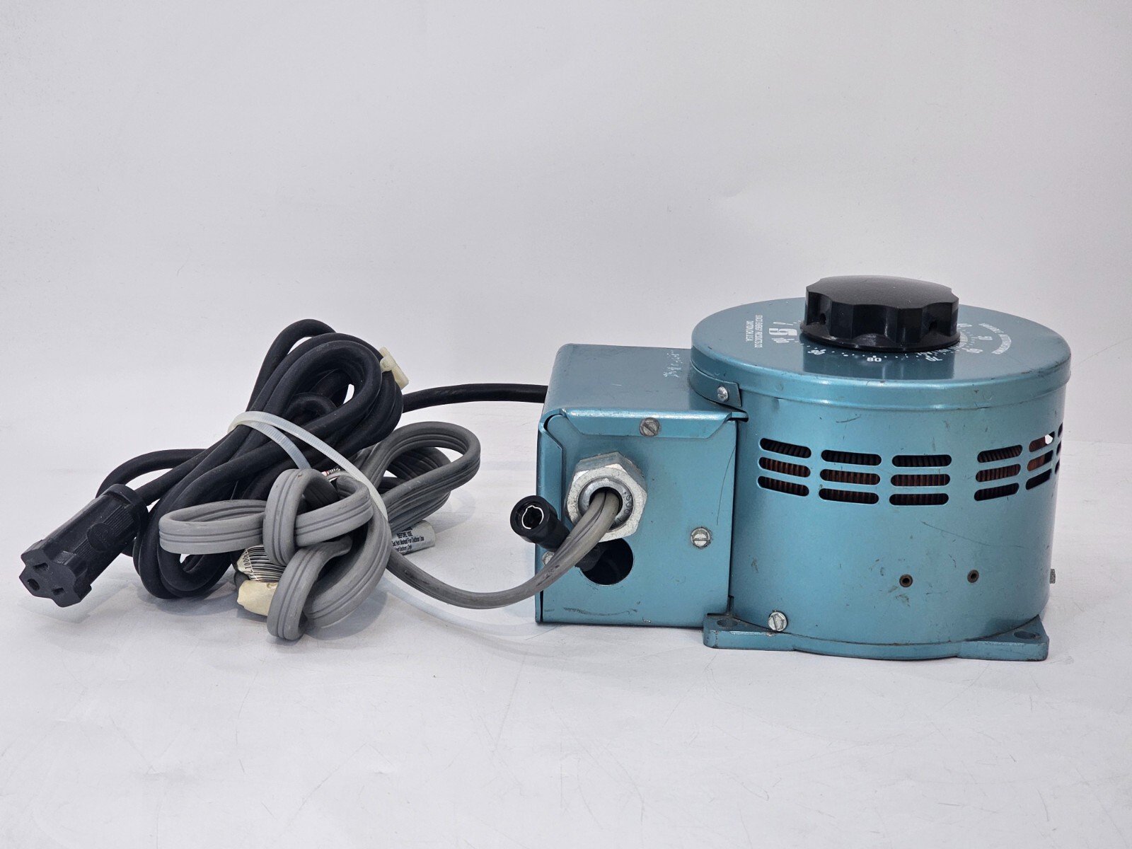 Staco Energy Products Model: 1510CT-2 240V to 280v 15A 50/60 Hertz