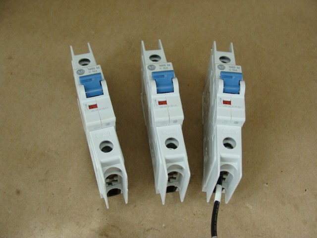 LOT OF 3 ALLEN BRADLEY CIRCUIT BREAKERS 1489-M C 15A 277V 1 POLE