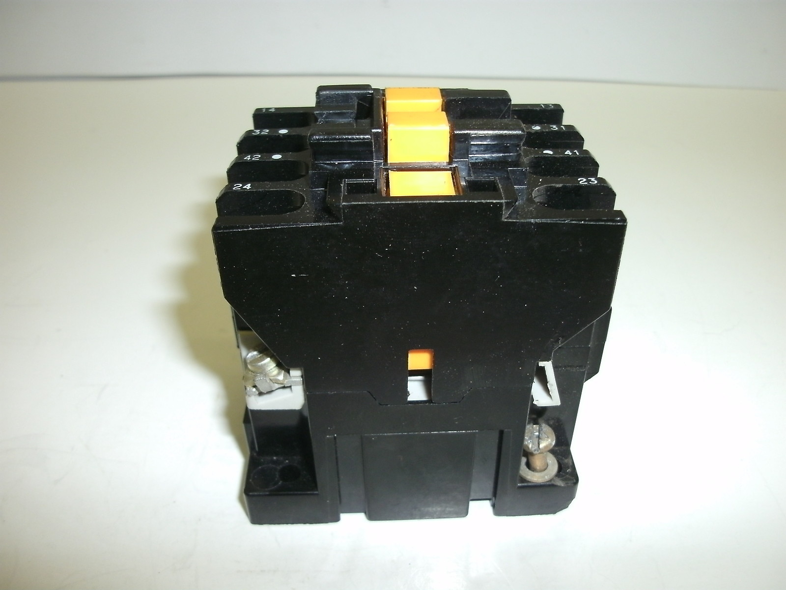 TELEMECANIQUE CA2-DN122 RELAY 100V 50 Hz 110-110V 60 Hz 4 POLE