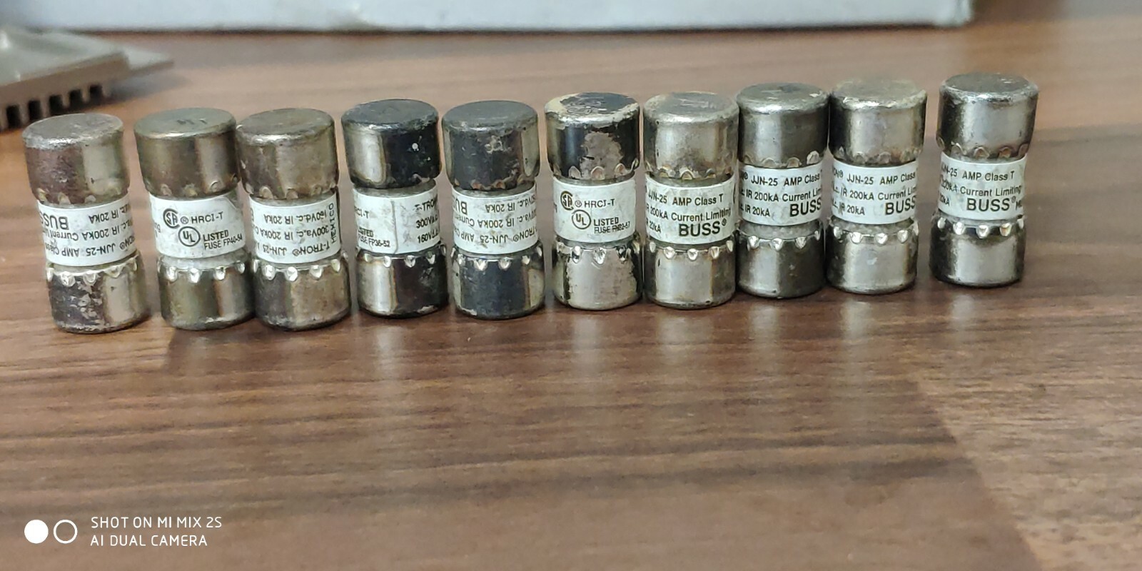 Lot of 10 PIECES OF BUSS JJN-25 AMP T-TRON. Tracked Registered Post