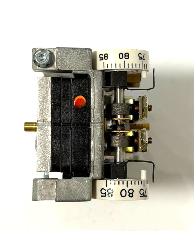 JOHNSON CONTROLS T-4756-201 Pneumatic Thermostat
