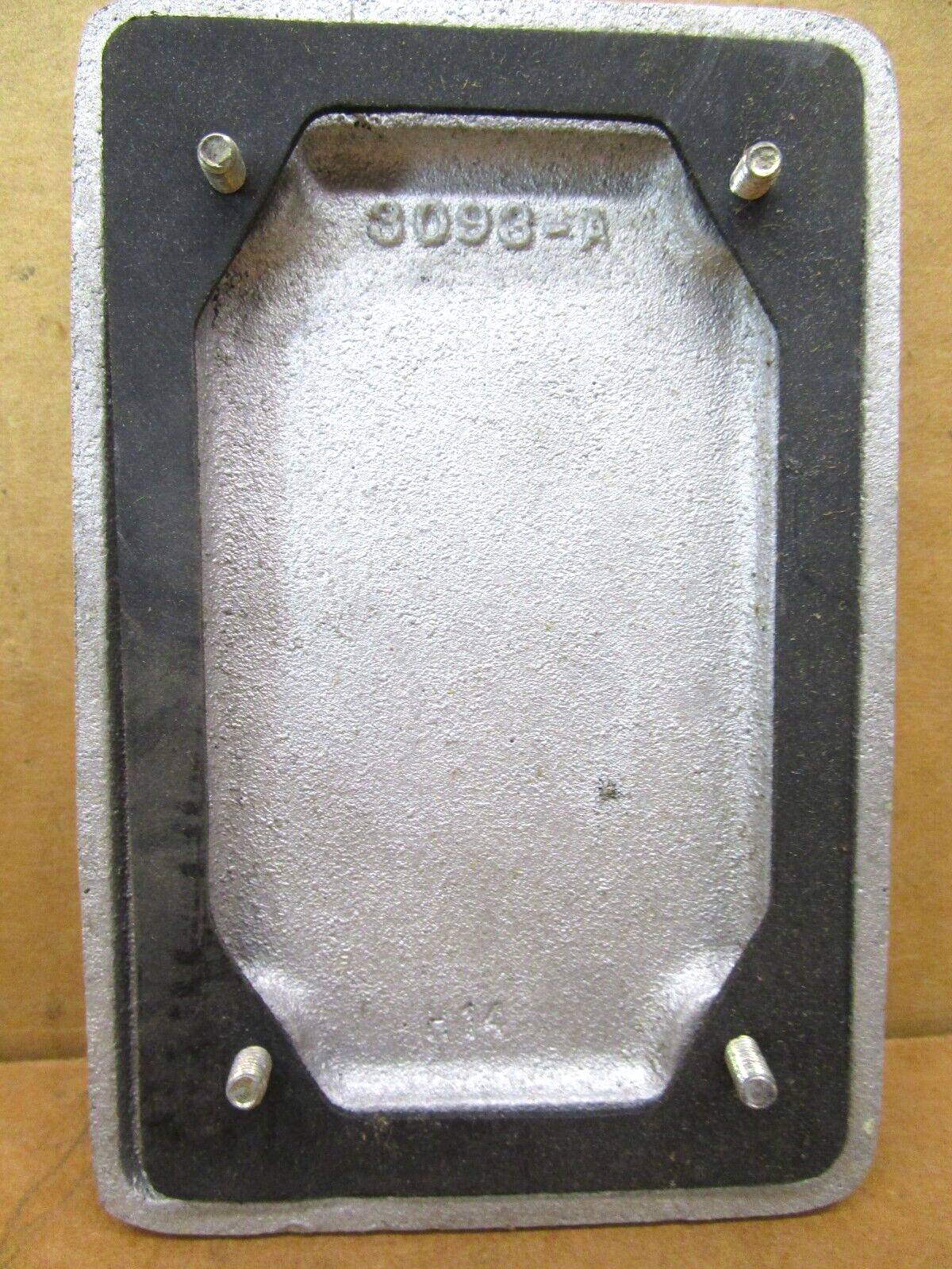 Crouse-Hinds DS 100G Outlet Box Covers Box of 10 Pieces 51297LR