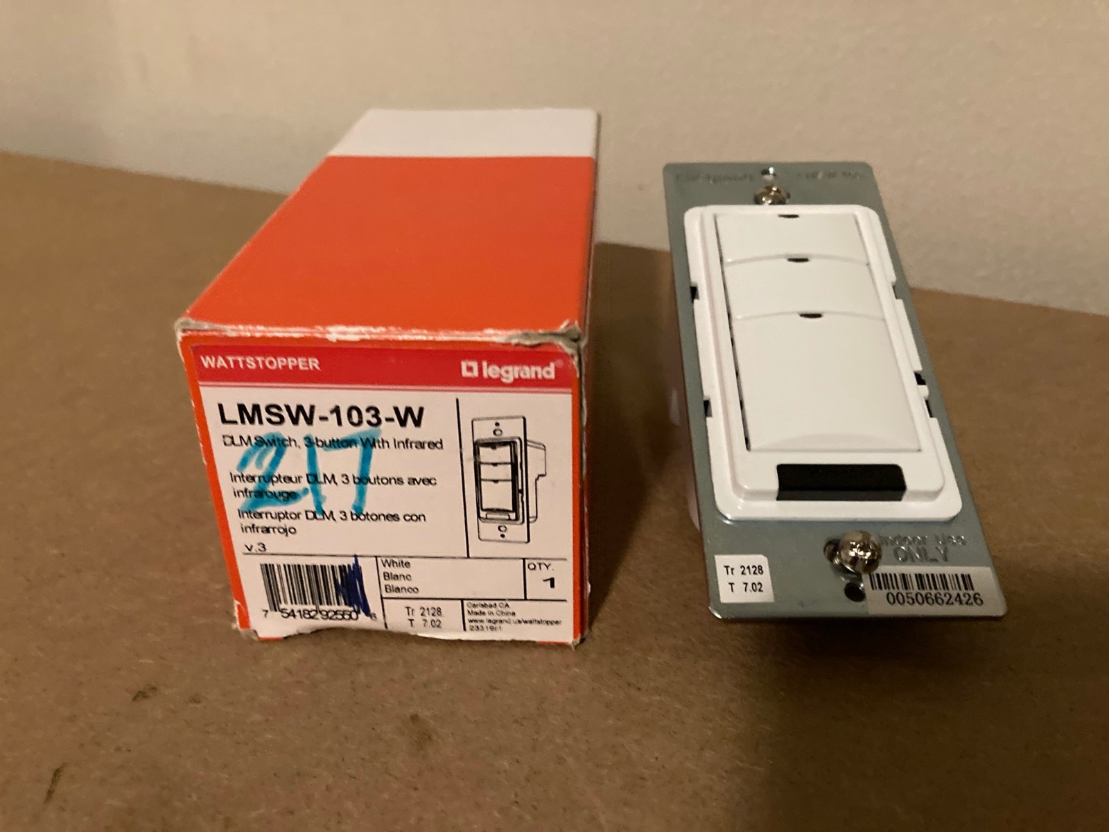 LMSW-103-W Wattstopper Digital Switch, 3-button w/ infrared