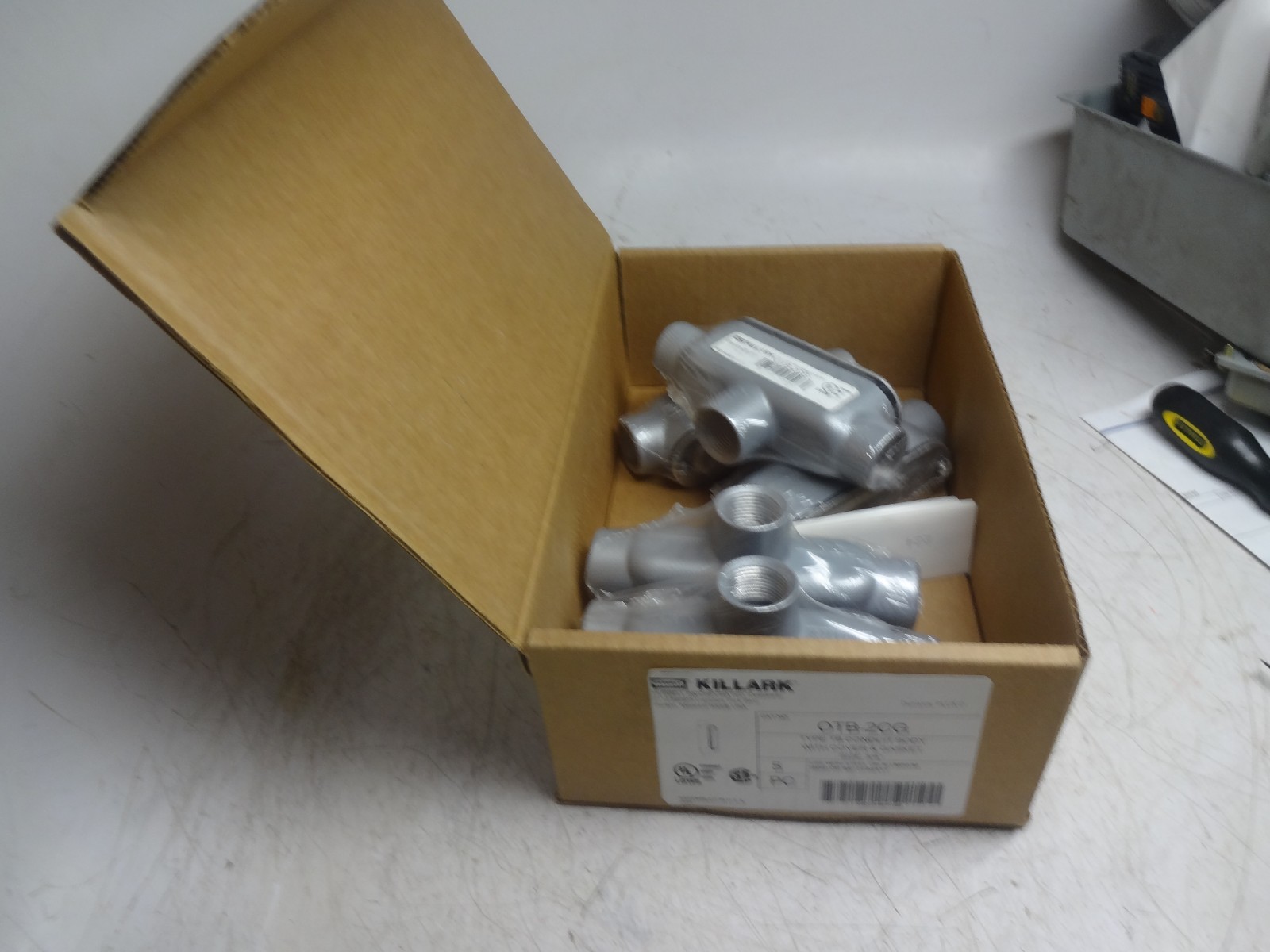 New Box of 5 Killark OTB-2CG Type TB Raintight Conduit Body, 3/4 in Hub, 7 cu-in