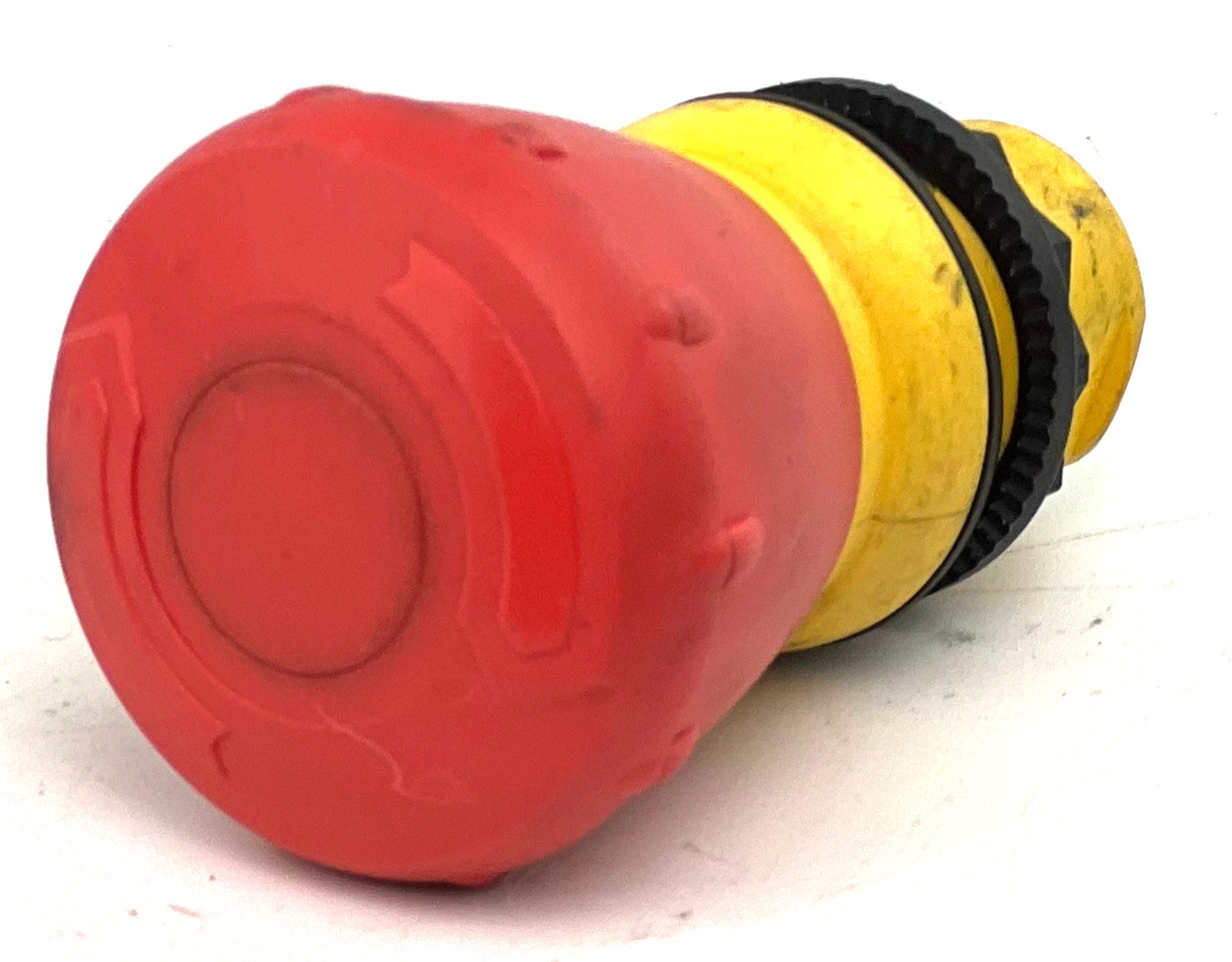 ALLEN BRADLEY 800FP-MT44 PUSHBUTTON OPERATOR TWIST RELEASE 40MM RED