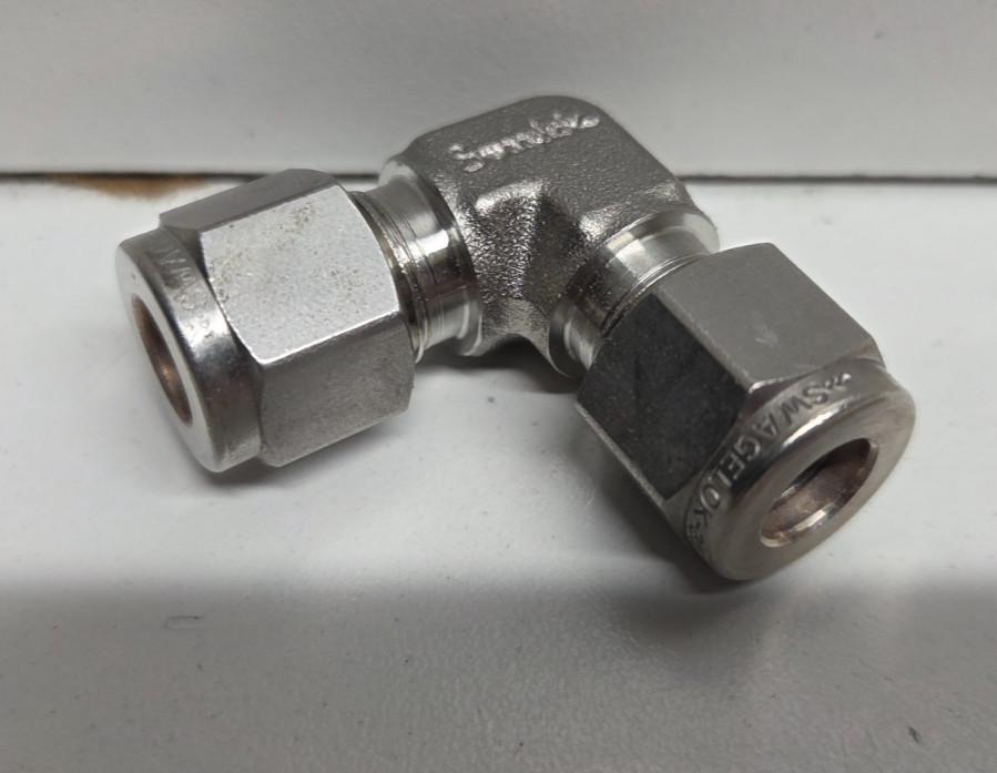 NEW NO BOX! SWAGELOK 3/8″ TUBE OD STAINLESS UNION ELBOW SS-600-9