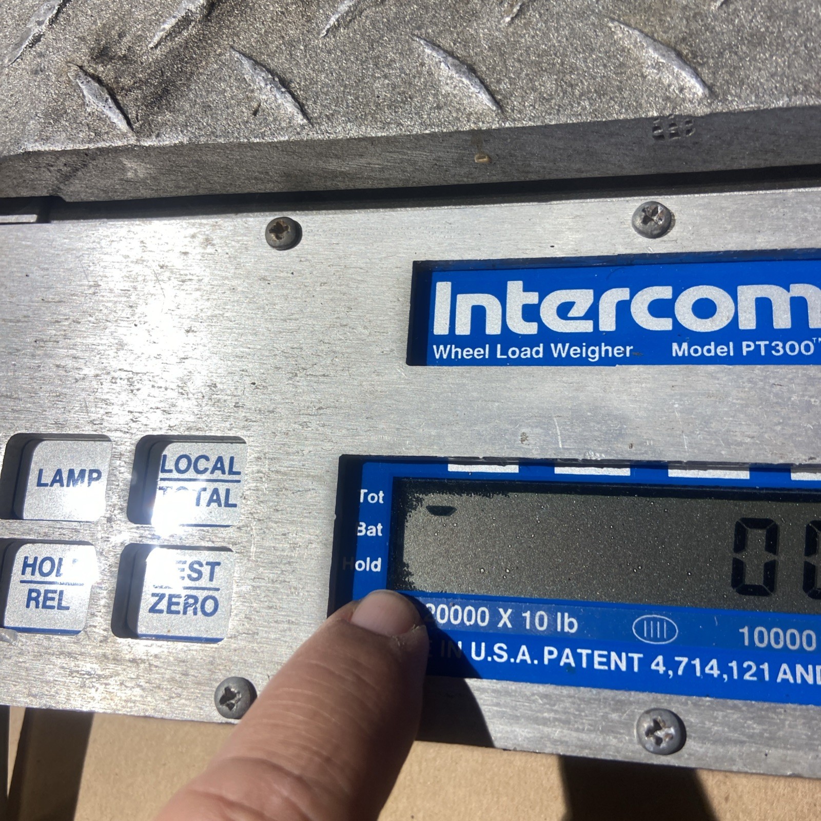 Intercomp PT300 Wheel Load Electric Scale 20,000 lb. Portable Aluminum Weighing