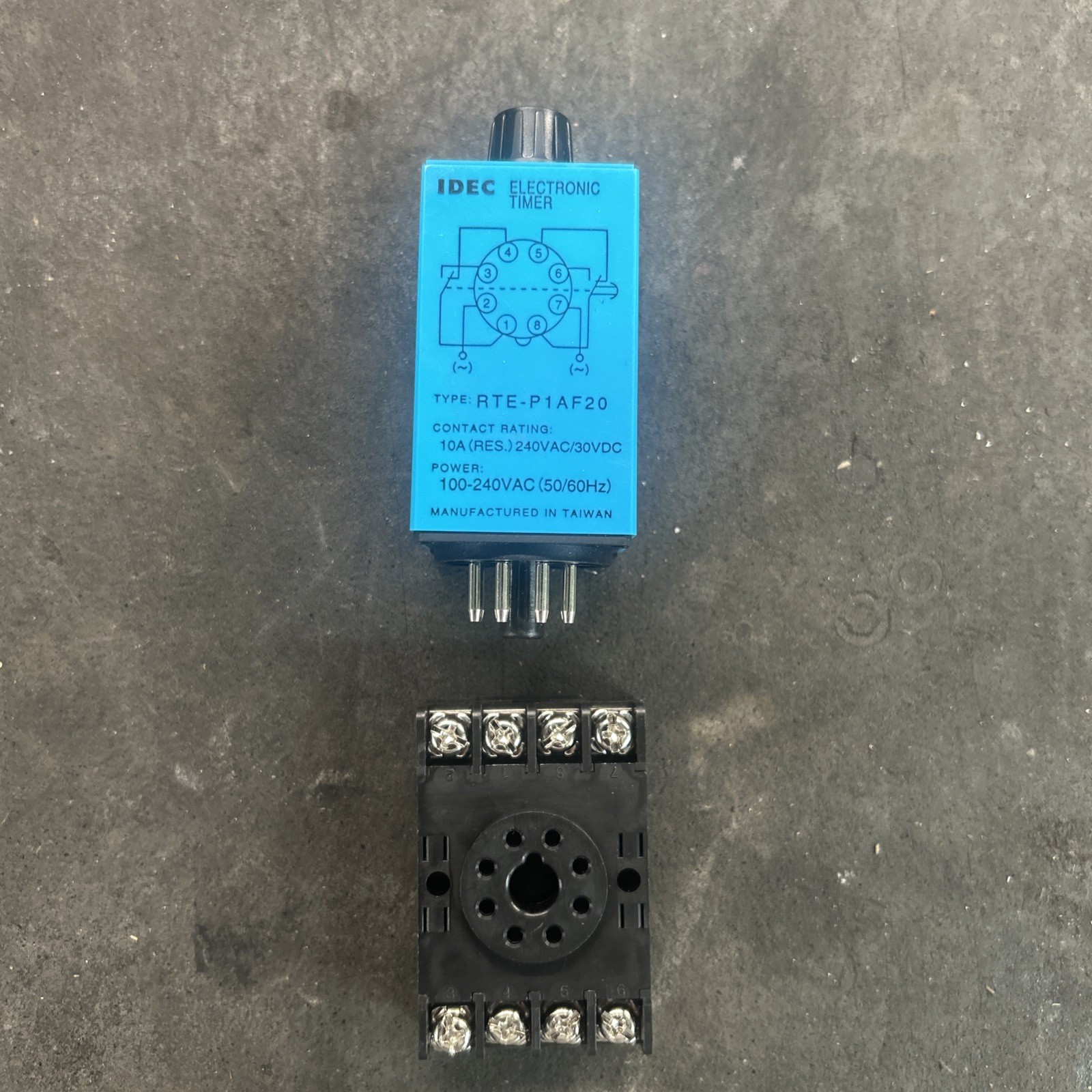 NEW IDEC Electronic Timer Relay – RTE-P1AF20 w/ Base