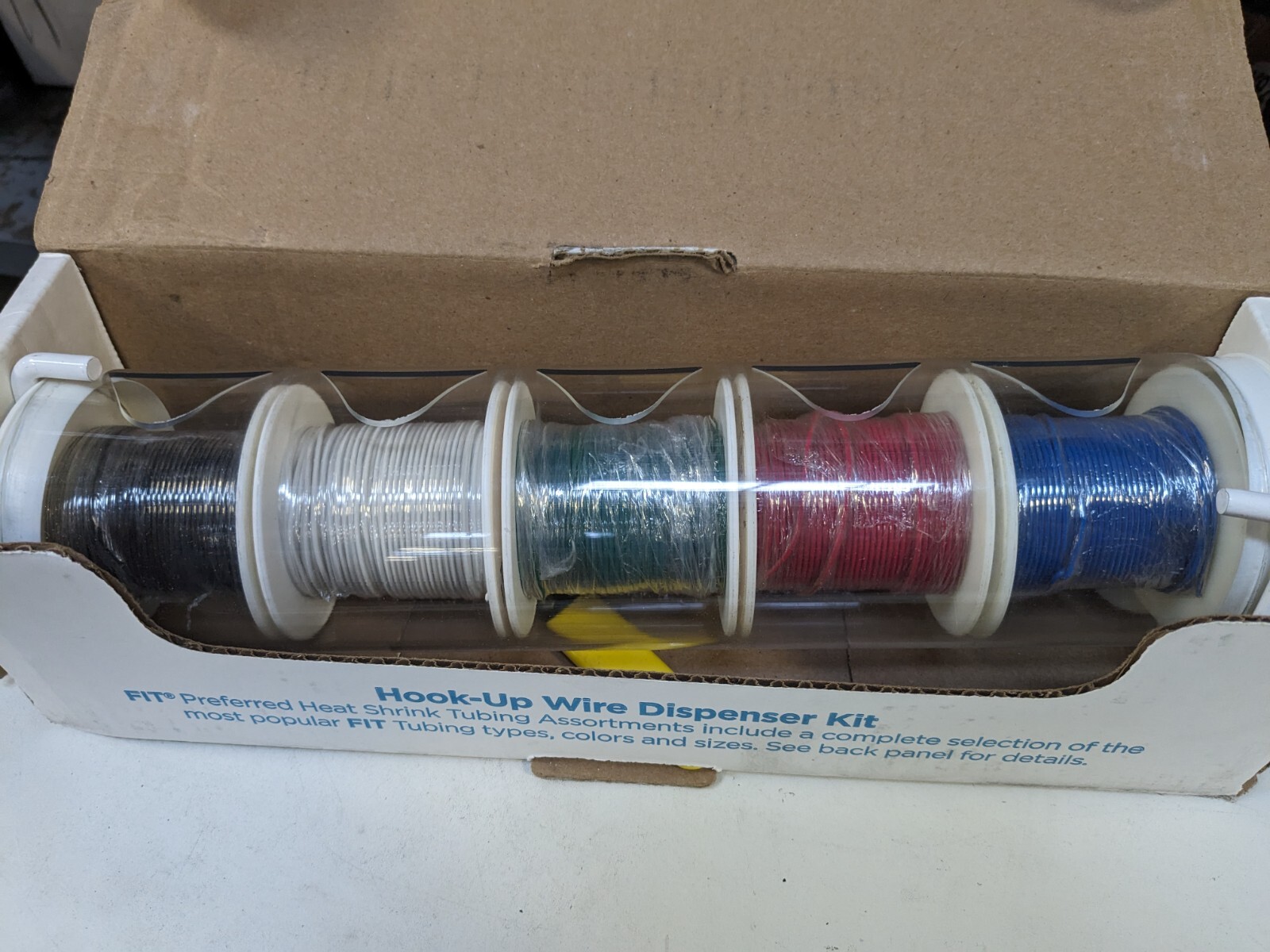 Alpha Wire 24 AWG, 7 Strand, 500′ OAL, Hook Up Wire HUKIT30 NC032