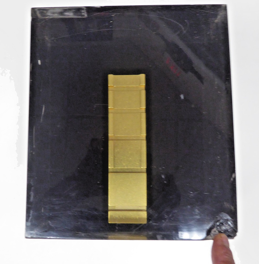 LUNAR DPX QC PHANTOM 8819 BMD = 1.260 G/CM2 +/- 3% IN LUCITE