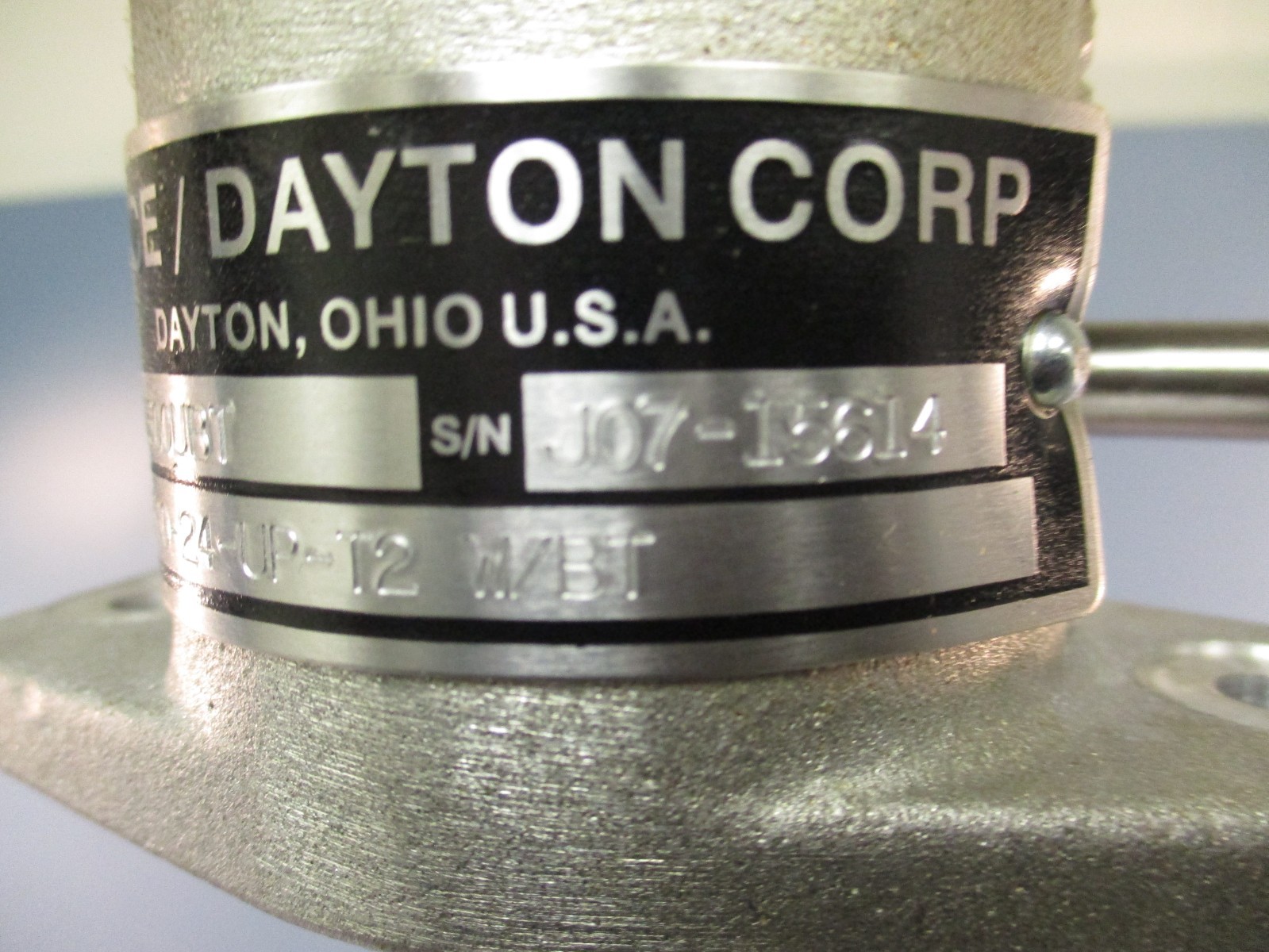 Joyce/Dayton WJ500UBT Machine Screw Jack 24″ Stem, Mechanial Upright Actuator