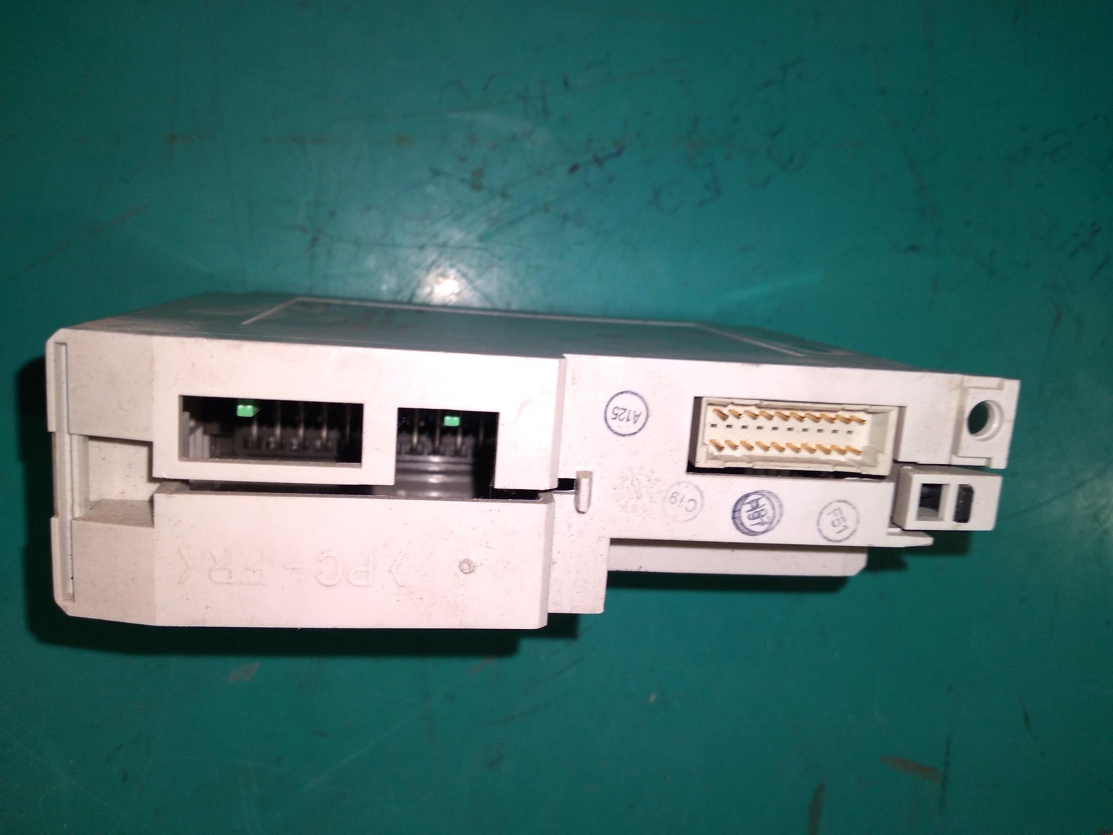 SCHNEIDER AUTOMATION TSX COMPACT DAP217/AS-BDAP-217 16X5-24VDC