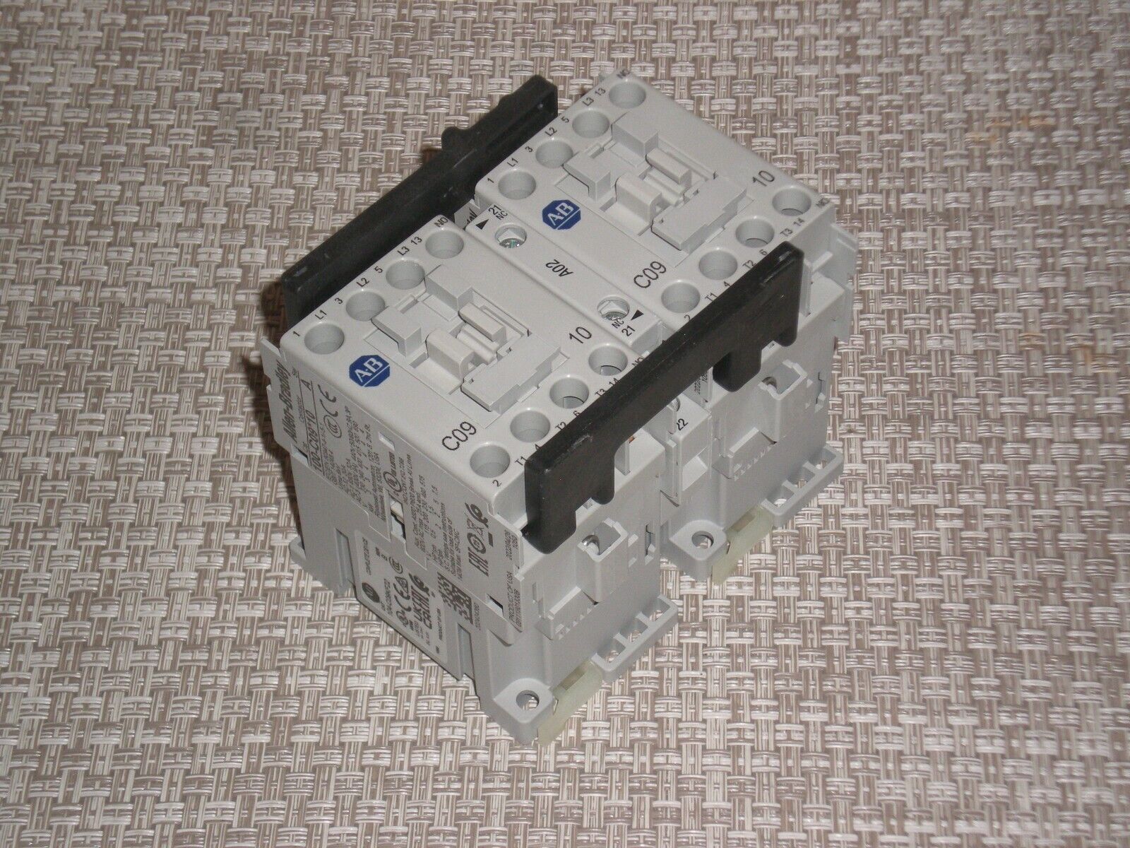 New! Allen Bradley 104-C09KF22 Reversing Contactor 230 VAC Coils 100-C09*10