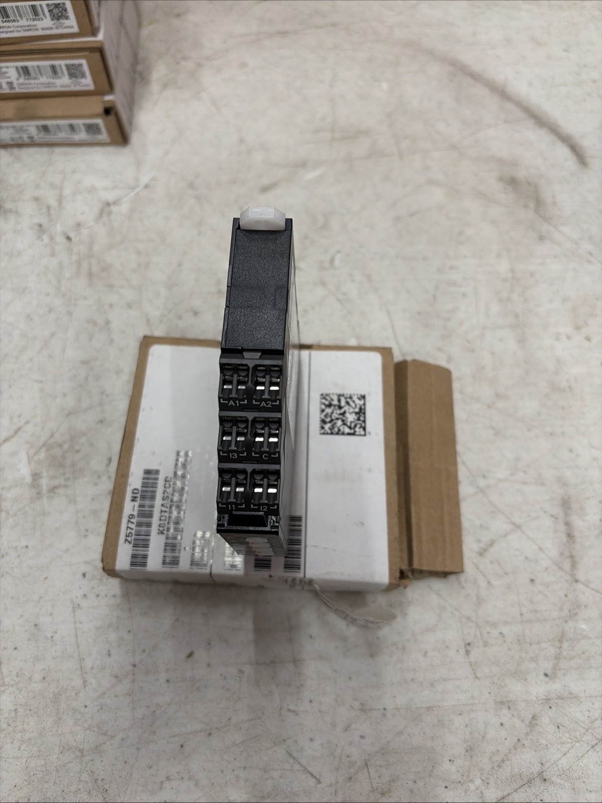 Omron, K8DT-AS2CD, Measuring Monitoring Relay 24VAC/DC Current Voltage