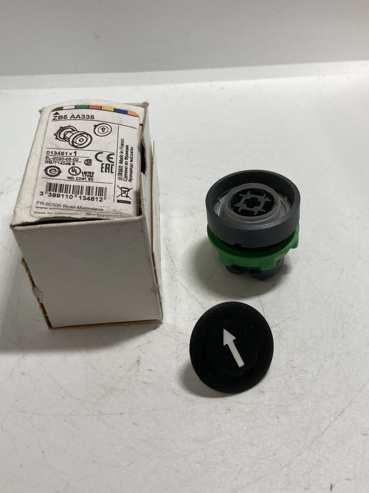 SCHNEIDER ZB5-AA335 PUSHBUTTON OPERATOR W/ARROW FLUSH NIB