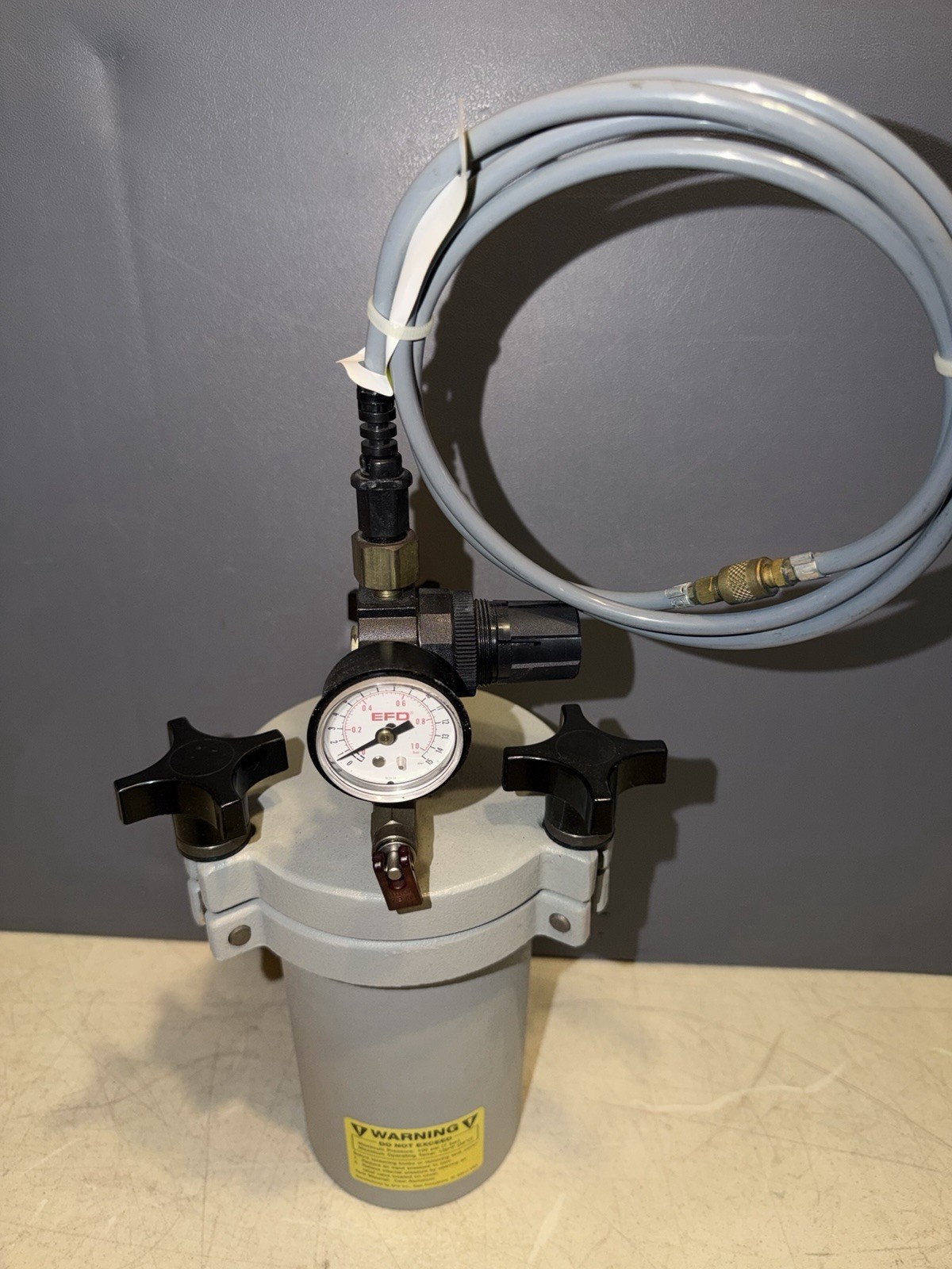 Nordson EFD 615DT 1L Cast Aluminum Fluid Pressure Reservoir Tank w/ Regulator