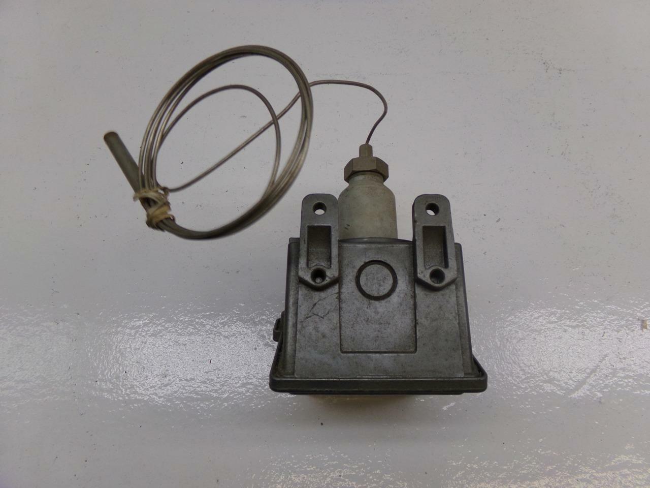 United Electric Controls 7BS Type F403 480VAC 15A 0-400F/-20 to 200C